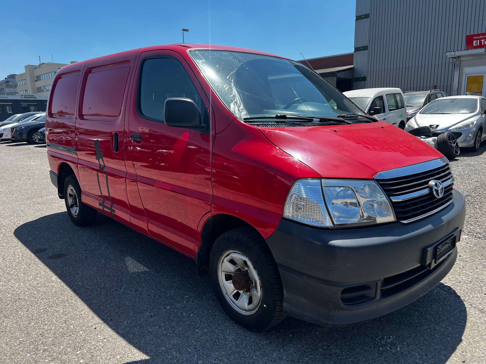 TOYOTA Hiace D-4D Van 4WD SWB-image-2