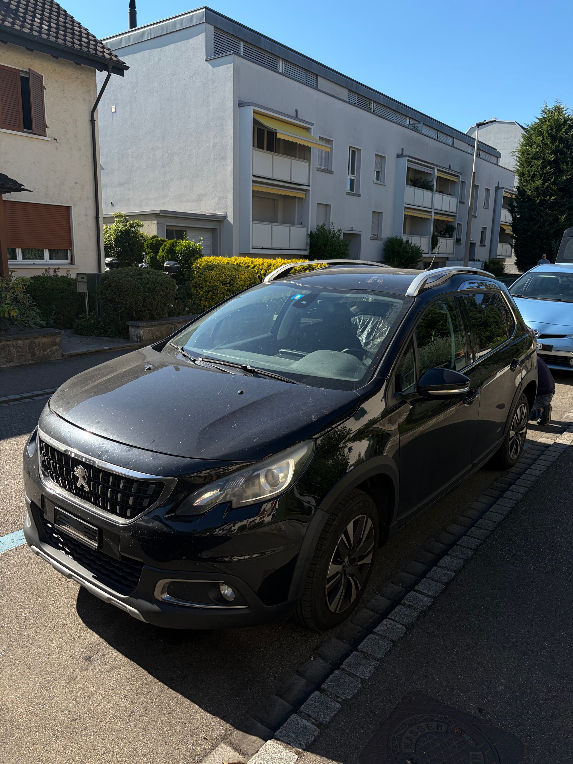 PEUGEOT 2008 1.6 BlueHDi Allure-image-0