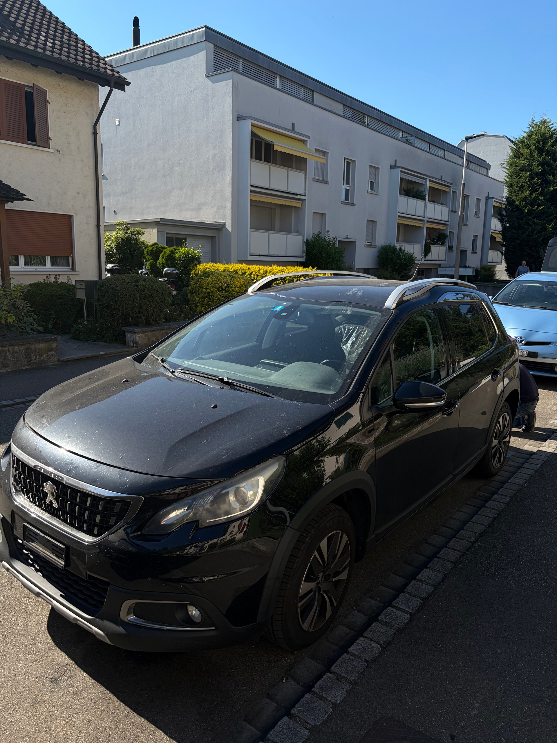 PEUGEOT 2008 1.6 BlueHDi Allure-image-7