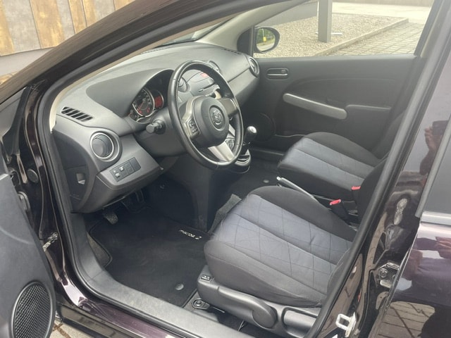 MAZDA 2 1.3i 16V Exclusive-image-10