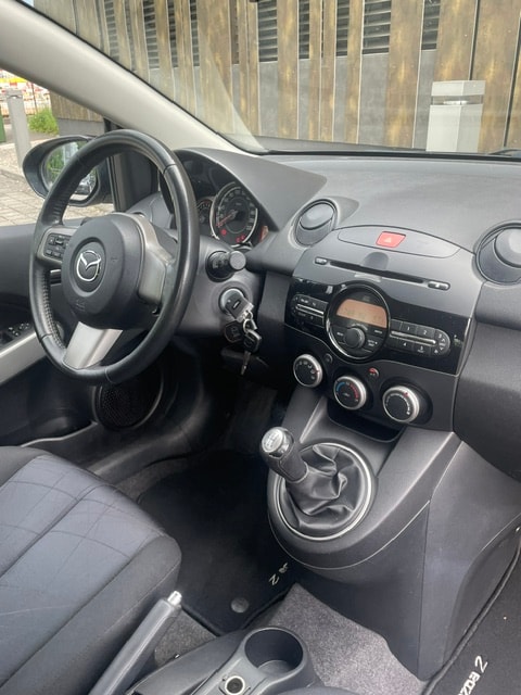 MAZDA 2 1.3i 16V Exclusive-image-17