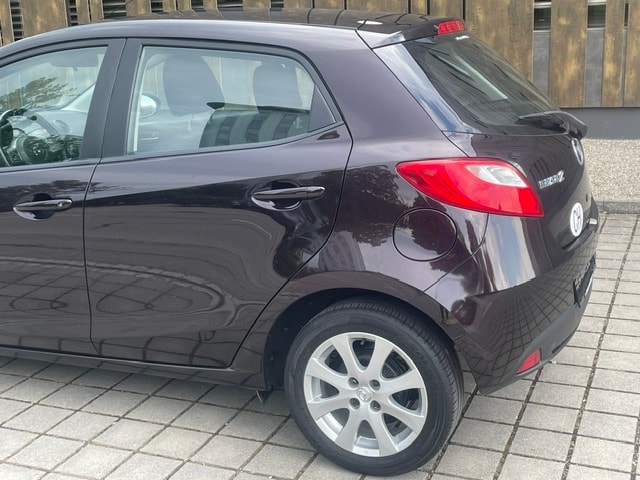 MAZDA 2 1.3i 16V Exclusive-image-6