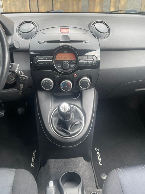 MAZDA 2 1.3i 16V Exclusive-image-16