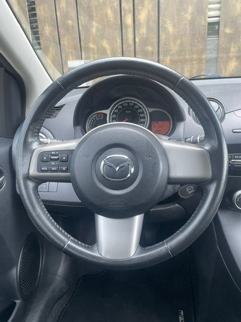 MAZDA 2 1.3i 16V Exclusive-image-15