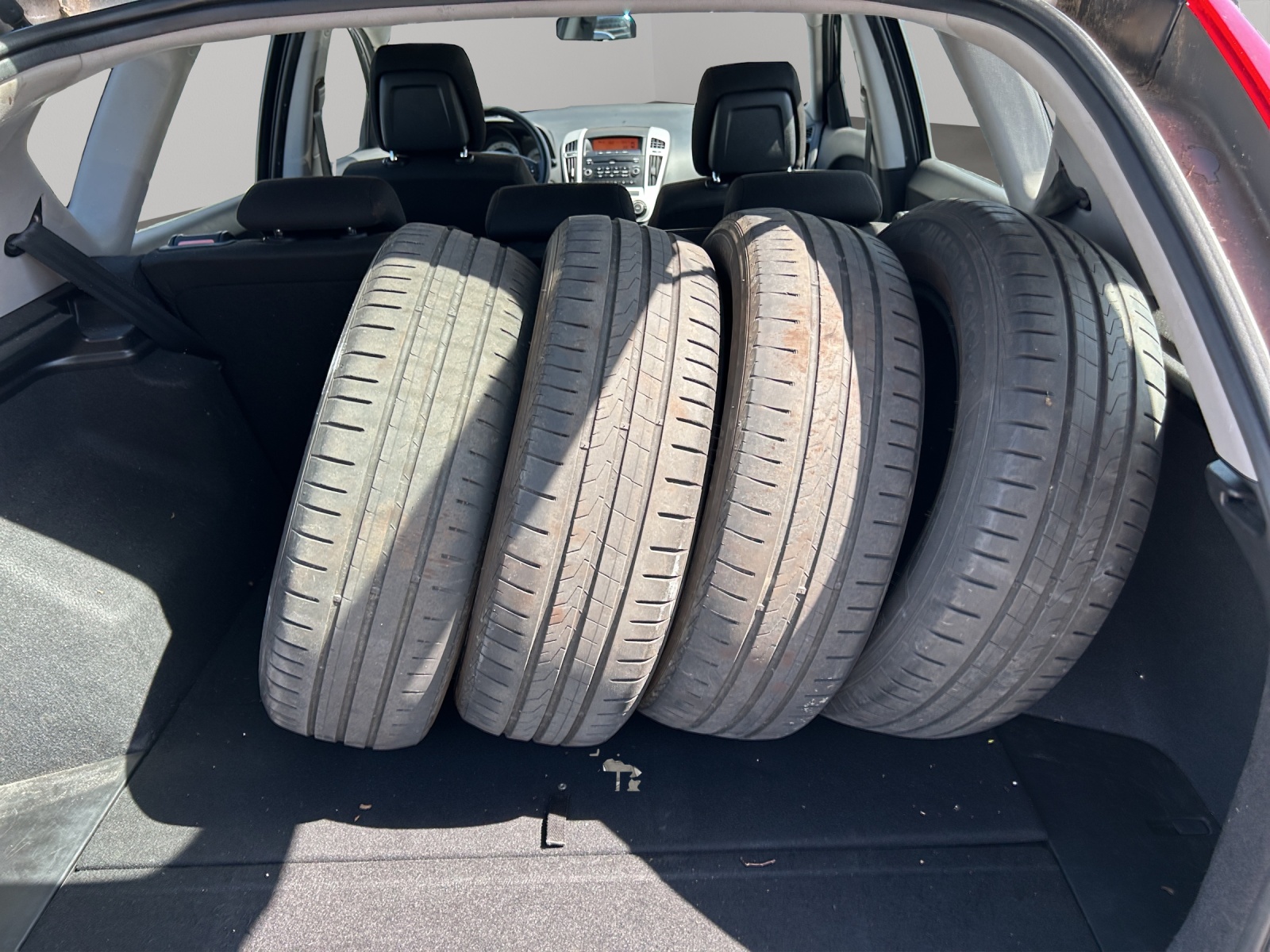 KIA Cee'd Sporty Wagon 1.4 16V Eco-image-17