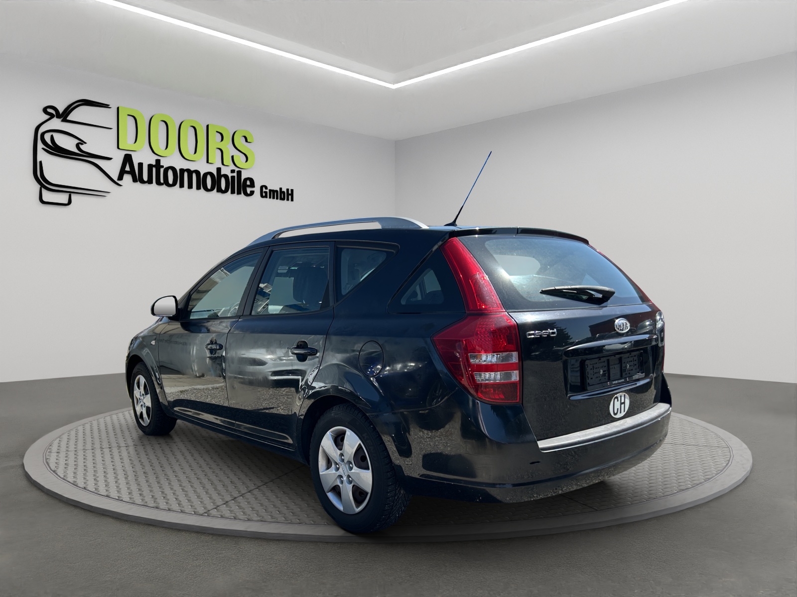 KIA Cee'd Sporty Wagon 1.4 16V Eco-image-5
