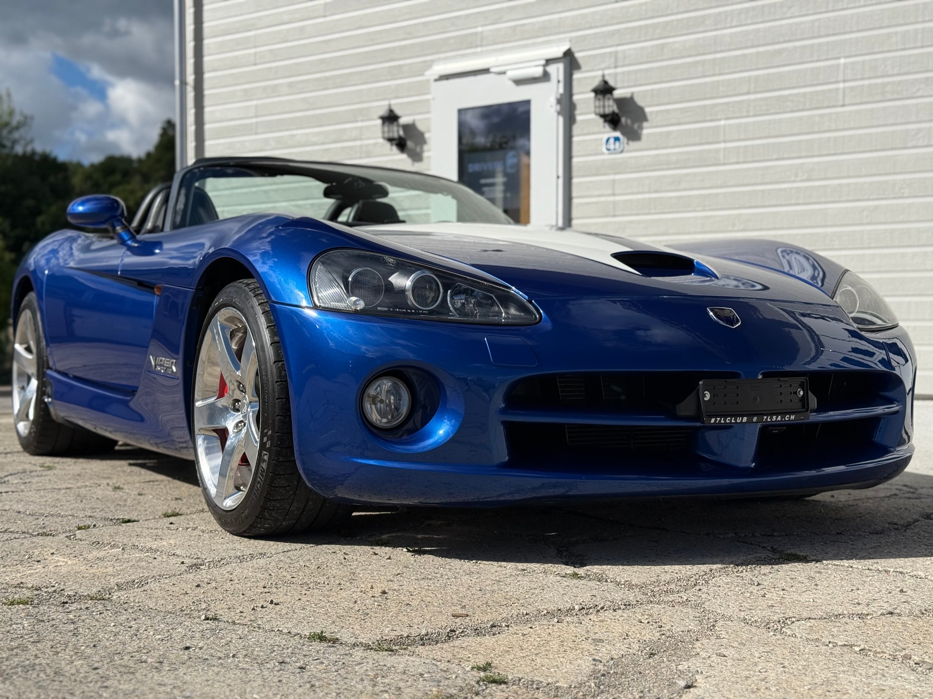 DODGE Viper SRT-10-image-1