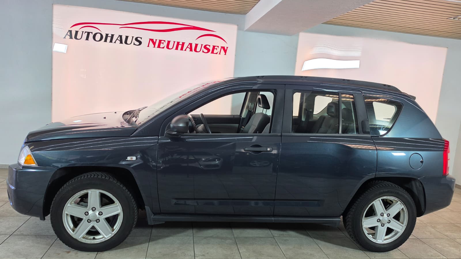 JEEP Compass 2.4 Limited Frisch ab MFK-image-5