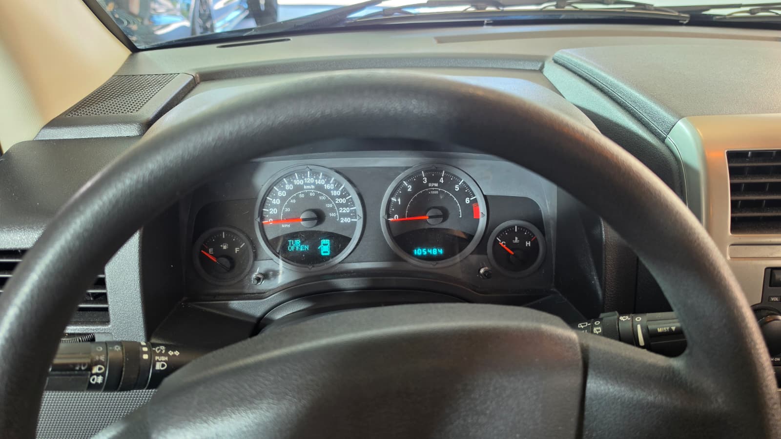JEEP Compass 2.4 Limited Frisch ab MFK-image-8