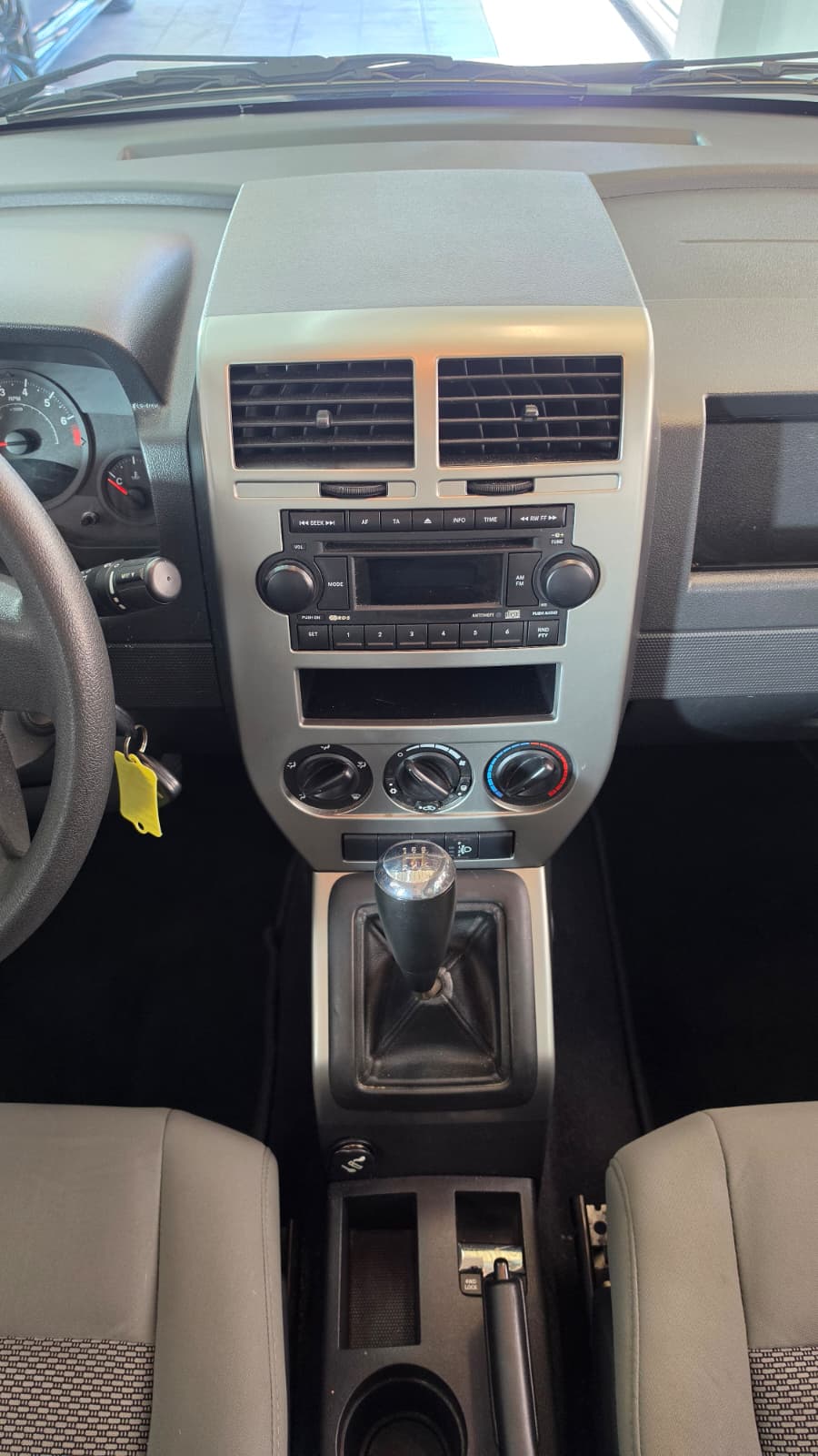 JEEP Compass 2.4 Limited Frisch ab MFK-image-7