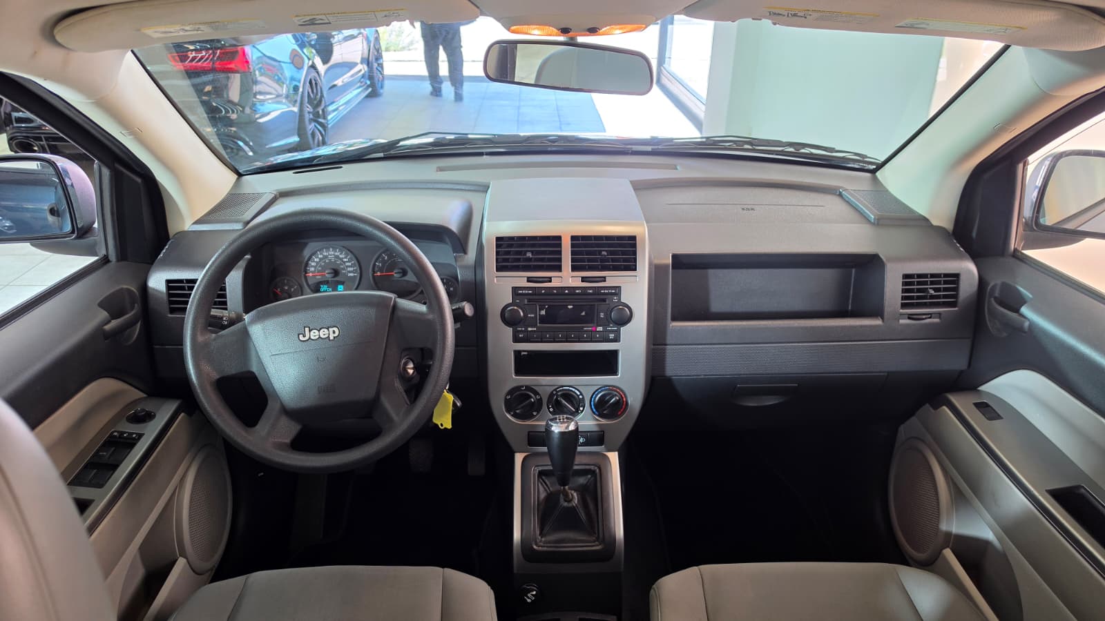 JEEP Compass 2.4 Limited Frisch ab MFK-image-6