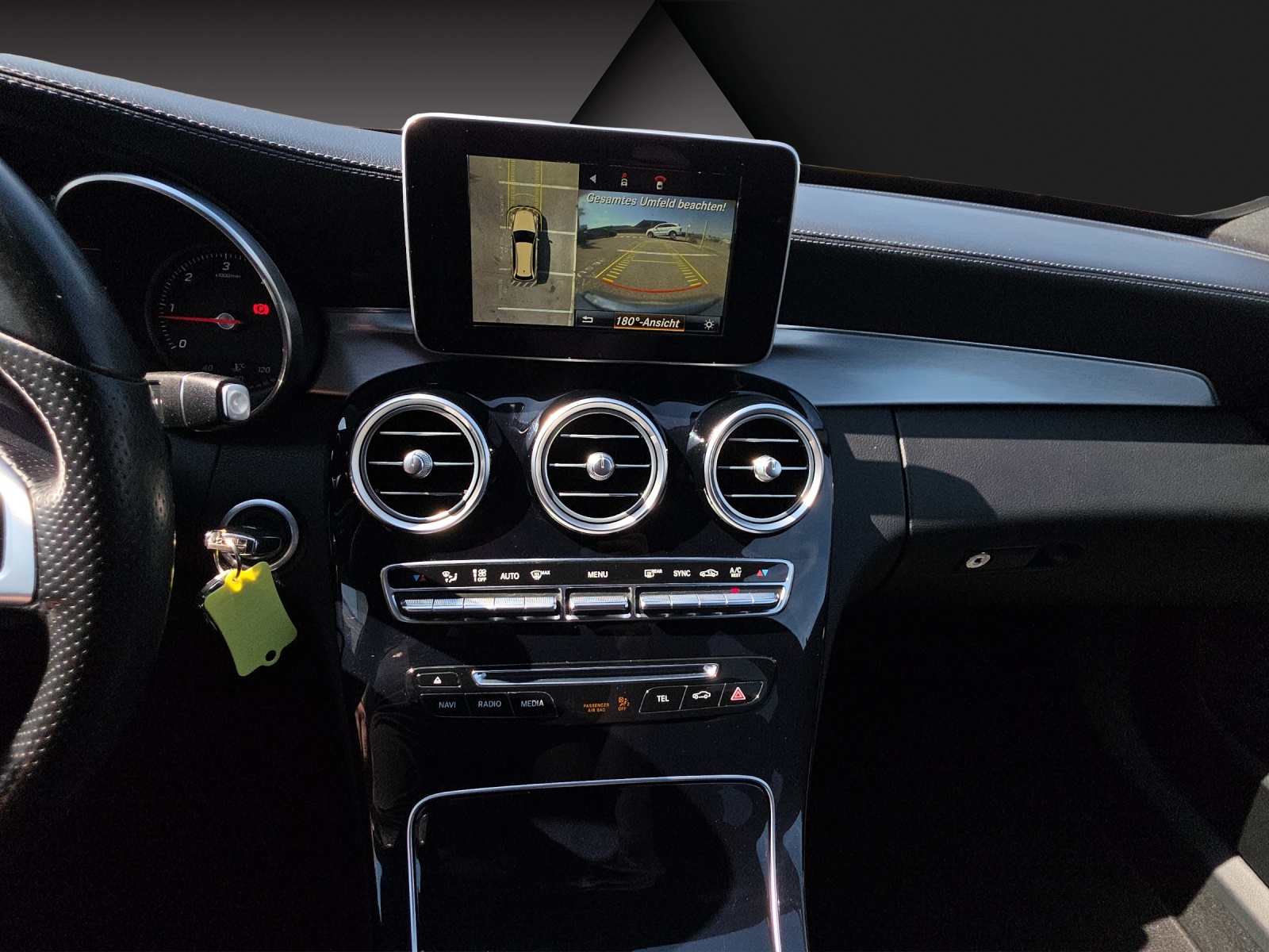 MERCEDES-BENZ C 250 BlueTEC AMG Line 4Matic 7G-Tronic-image-10