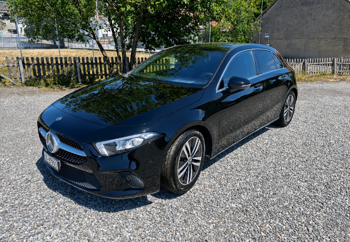 MERCEDES-BENZ Mercedes Benz A 250 Progressive 224 PS LED Navi Kamera MBUX CH Top Zustand-image-0