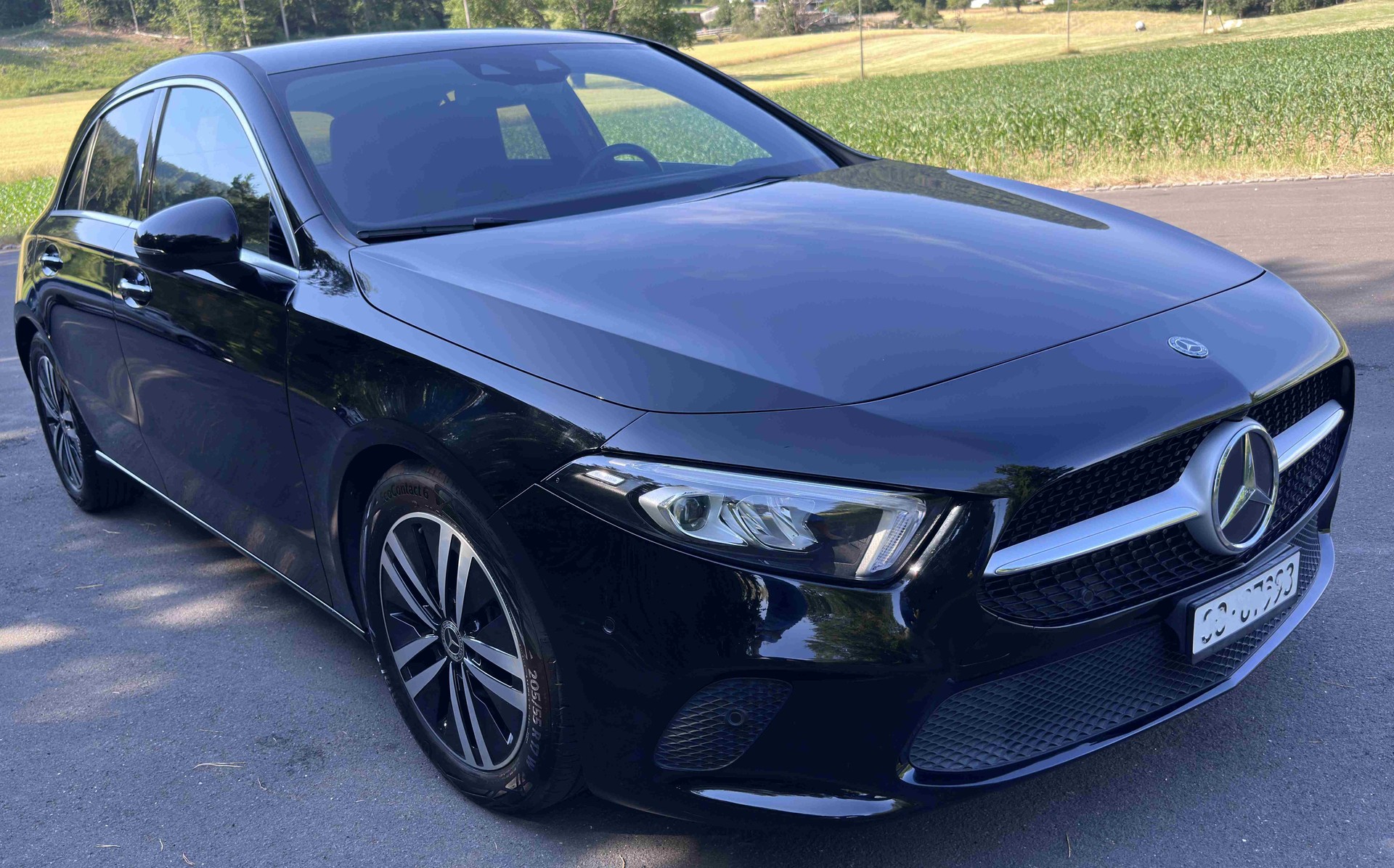 MERCEDES-BENZ Mercedes Benz A 250 Progressive 224 PS LED Navi Kamera MBUX CH-image-1