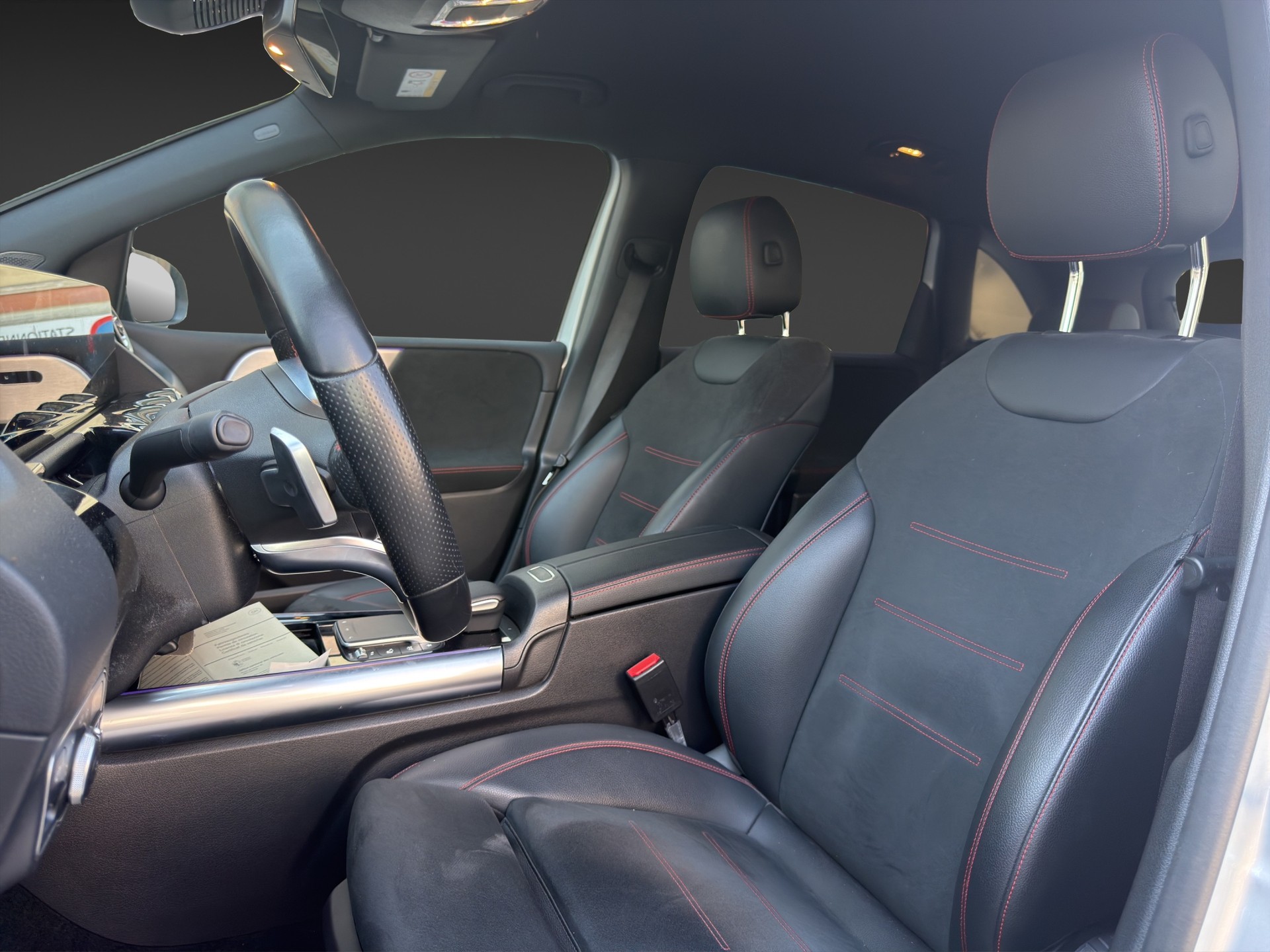 MERCEDES-BENZ B 200 d AMG Line 8G-DCT-image-11