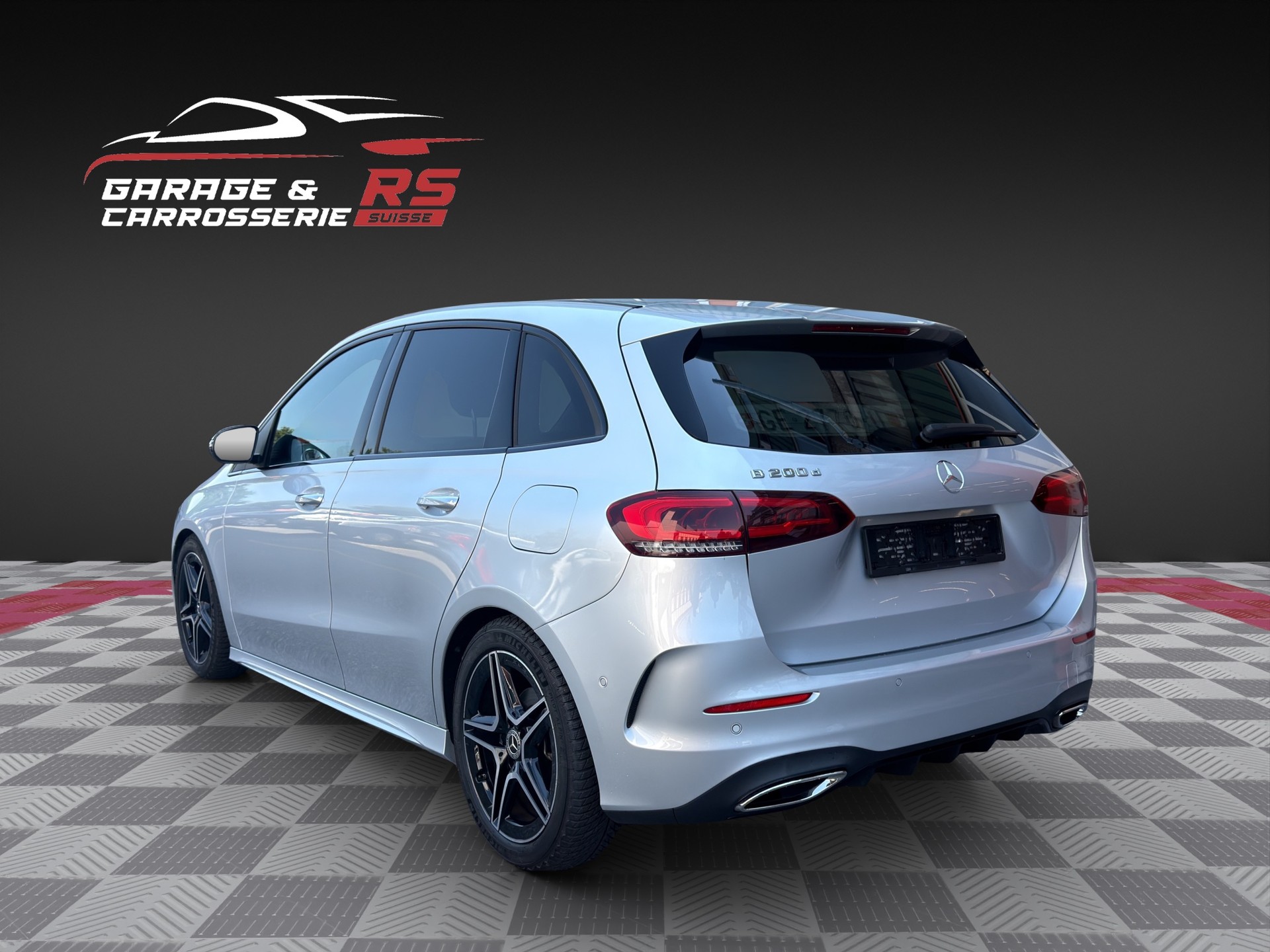 MERCEDES-BENZ B 200 d AMG Line 8G-DCT-image-1