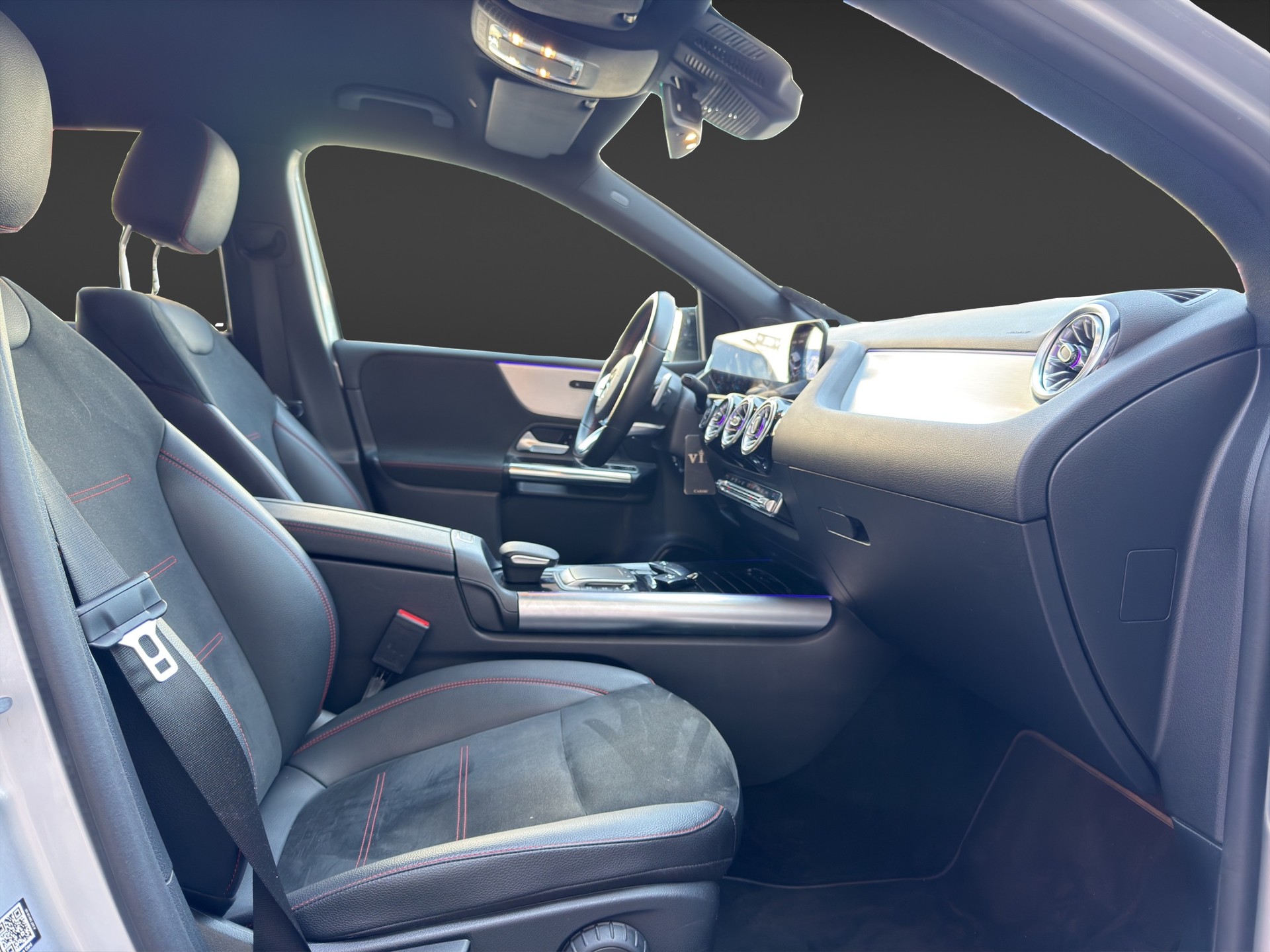 MERCEDES-BENZ B 200 d AMG Line 8G-DCT-image-12