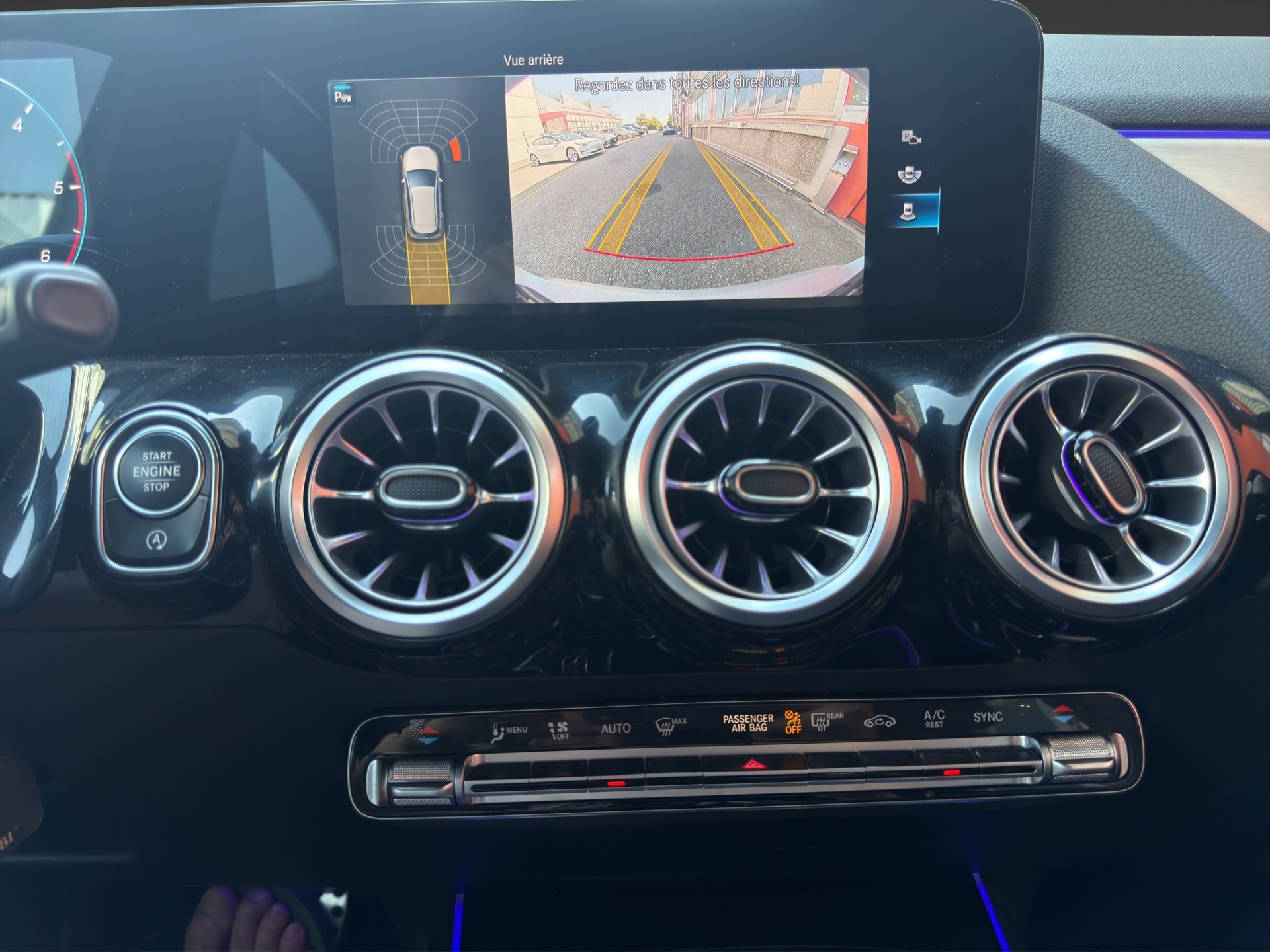 MERCEDES-BENZ B 200 d AMG Line 8G-DCT-image-8