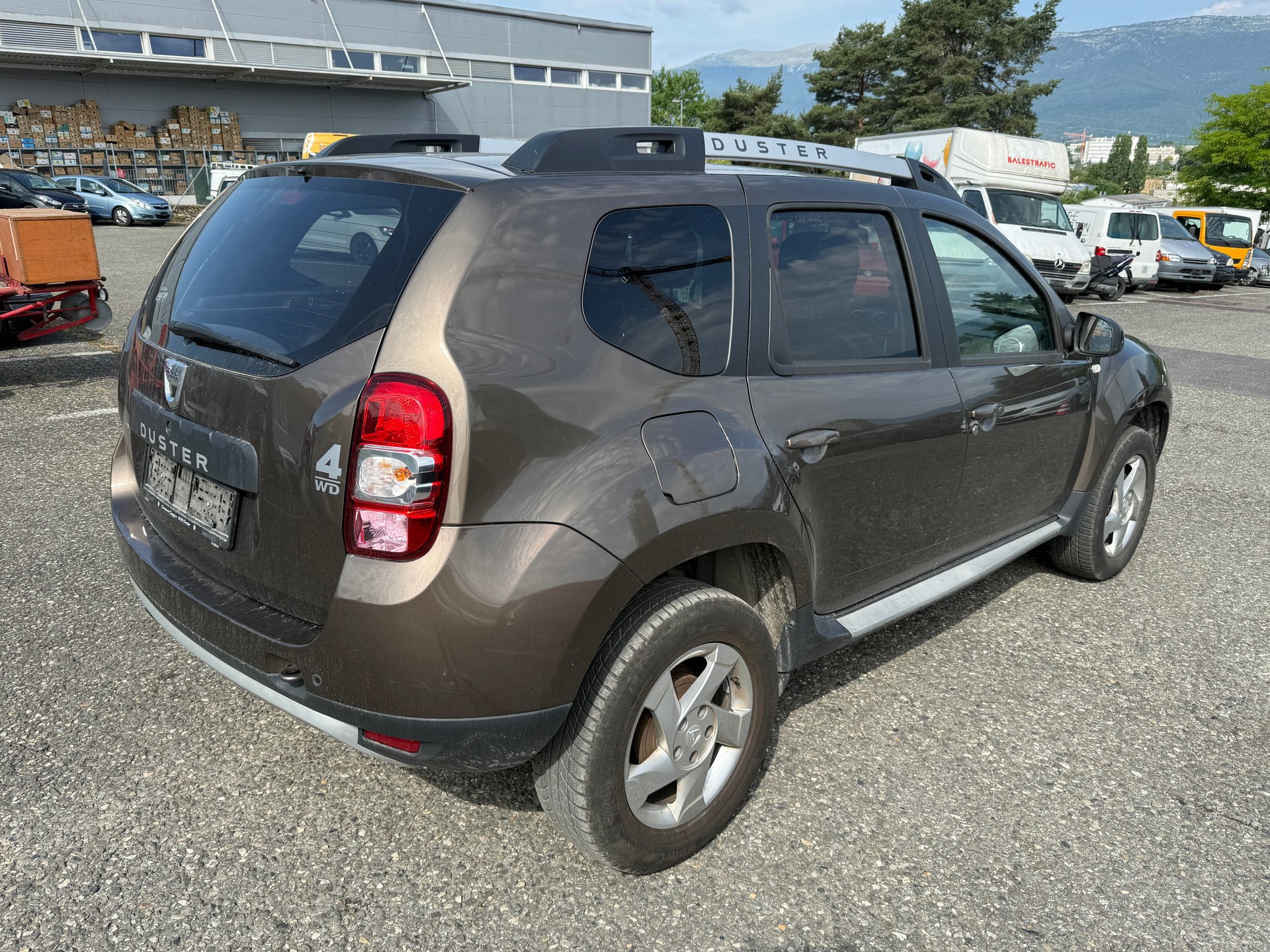 DACIA Duster 1.2 T Lauréate 4x4-image-2