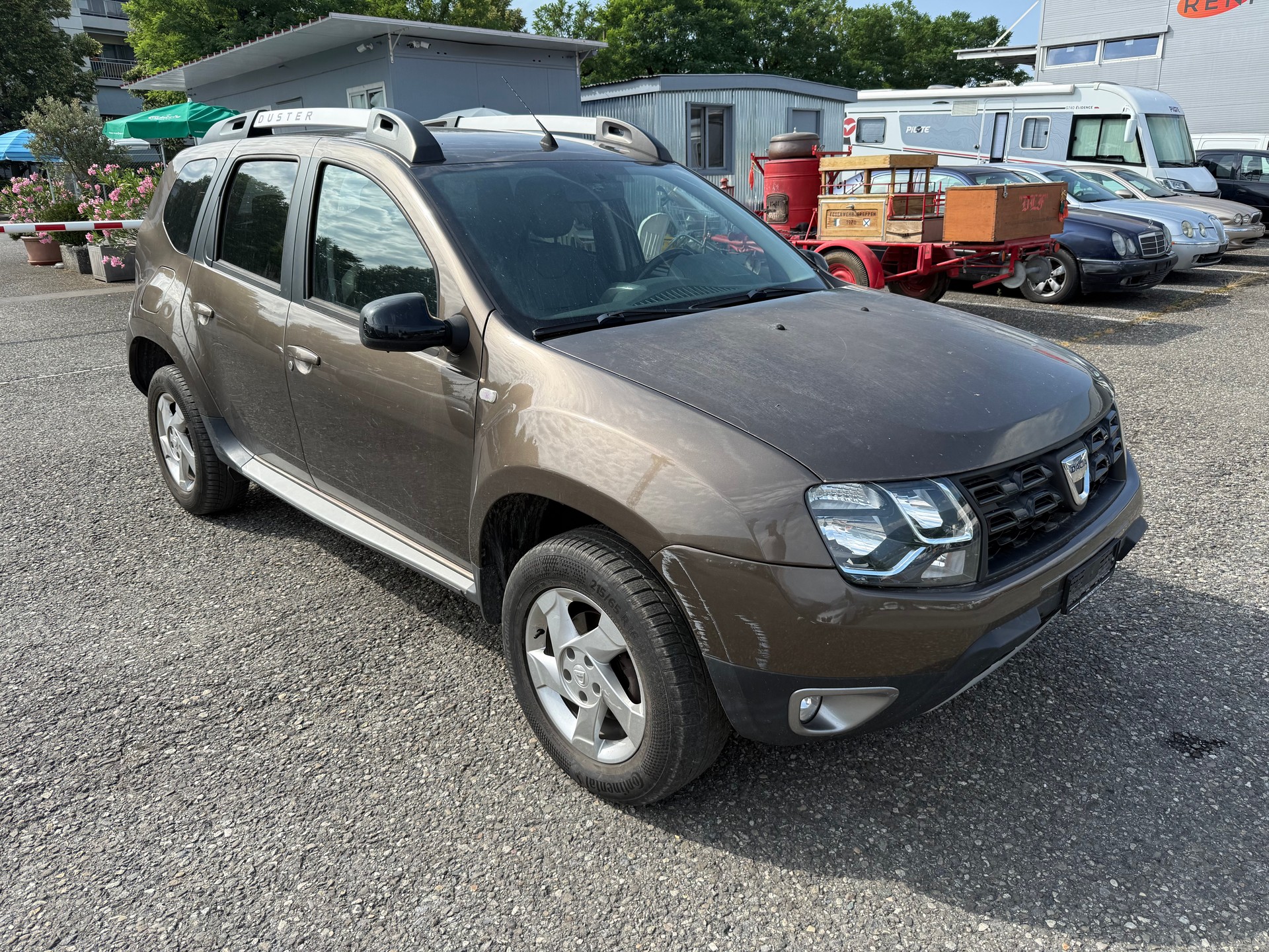 DACIA Duster 1.2 T Lauréate 4x4-image-1