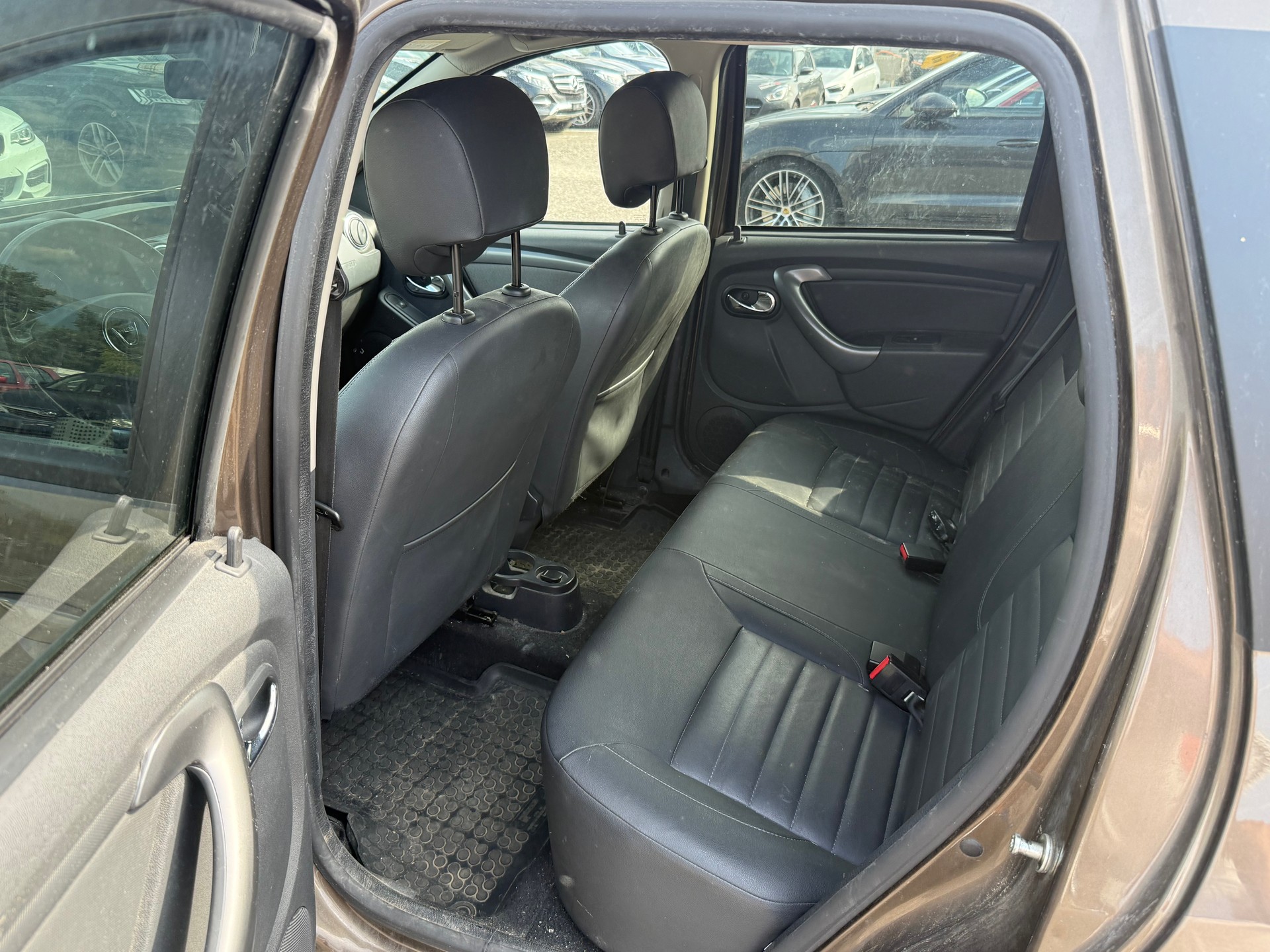 DACIA Duster 1.2 T Lauréate 4x4-image-7