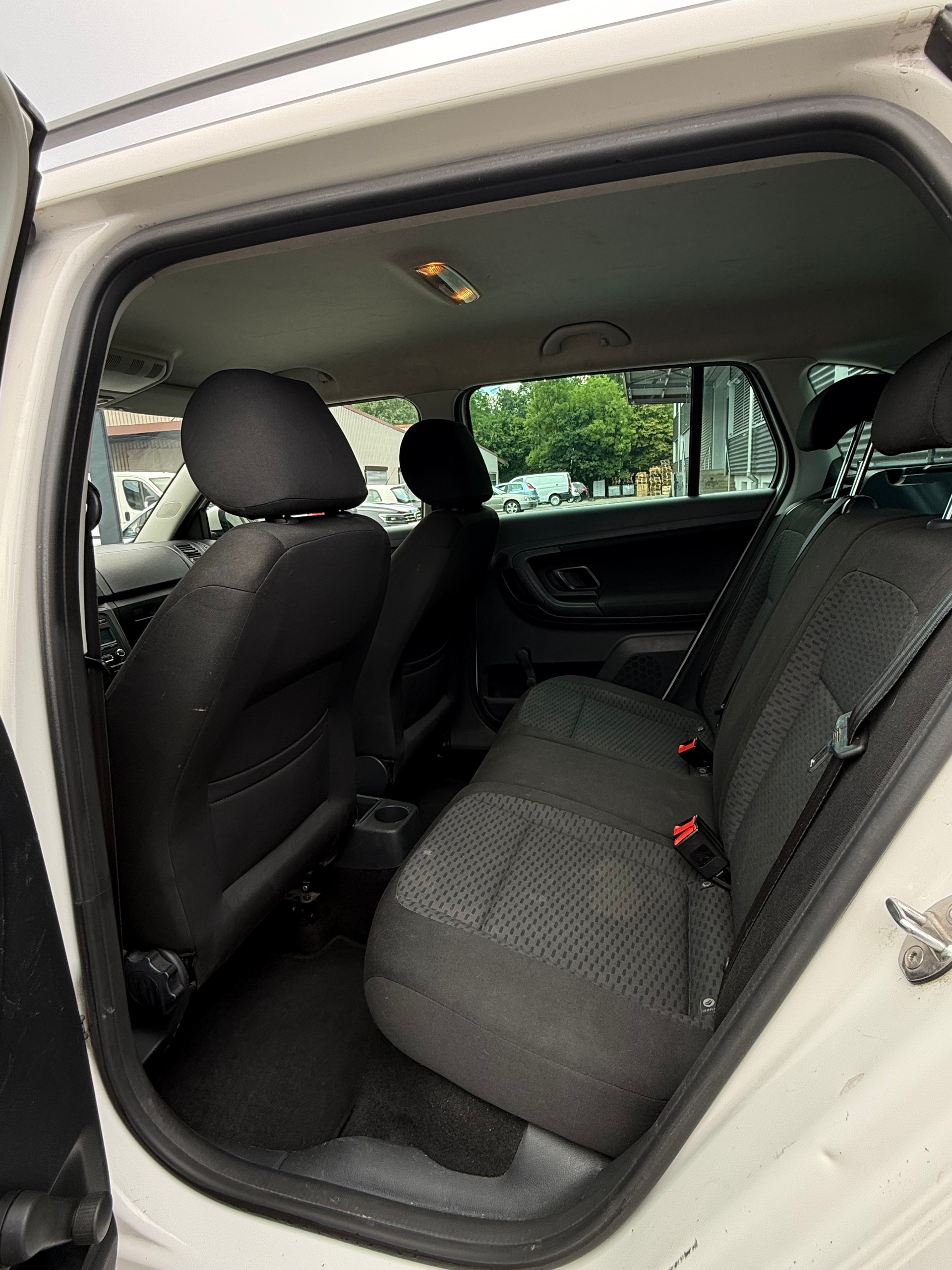 SKODA Fabia 1.2 TSI Elegance DSG-image-4