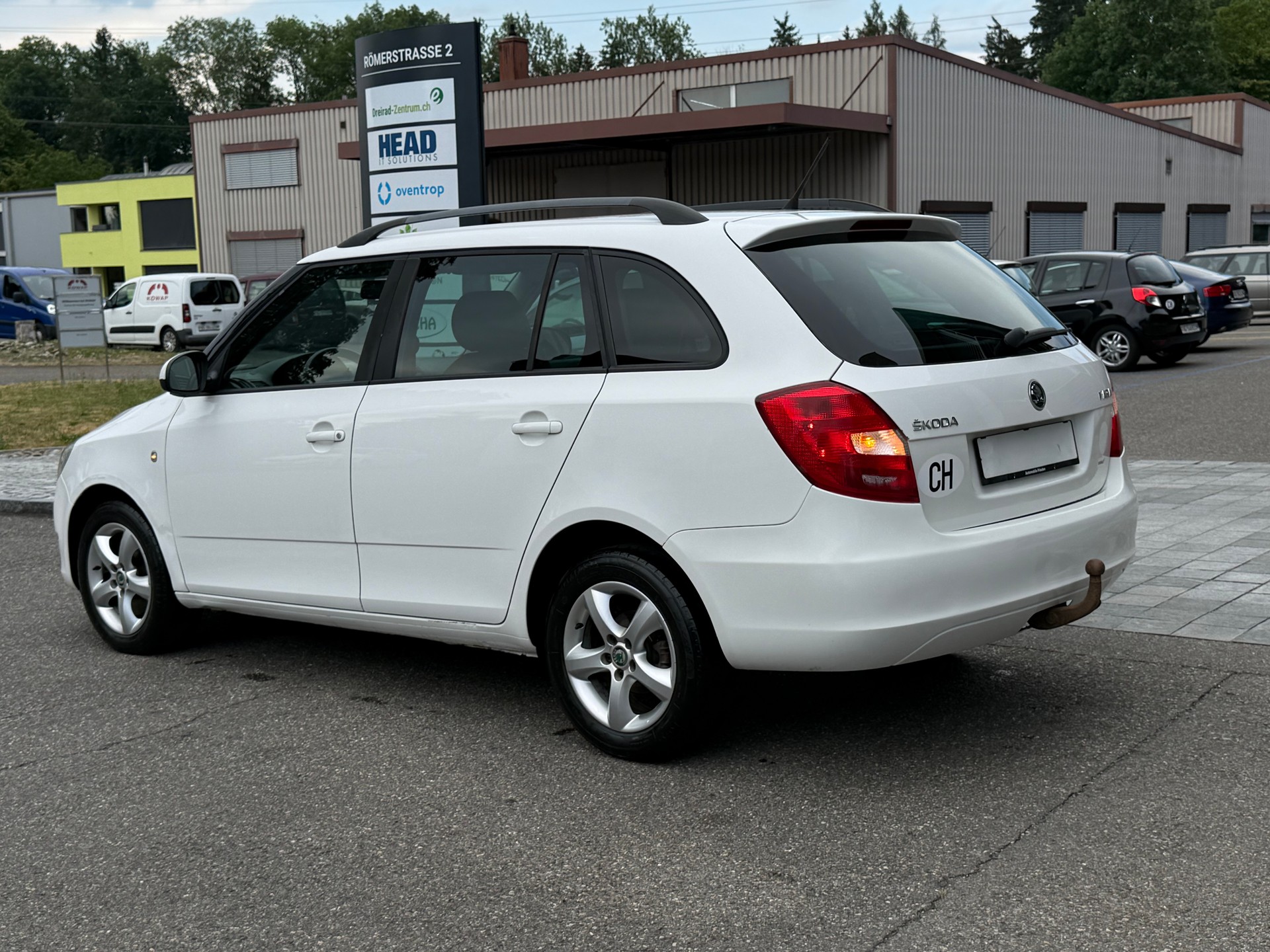 SKODA Fabia 1.2 TSI Elegance DSG-image-2