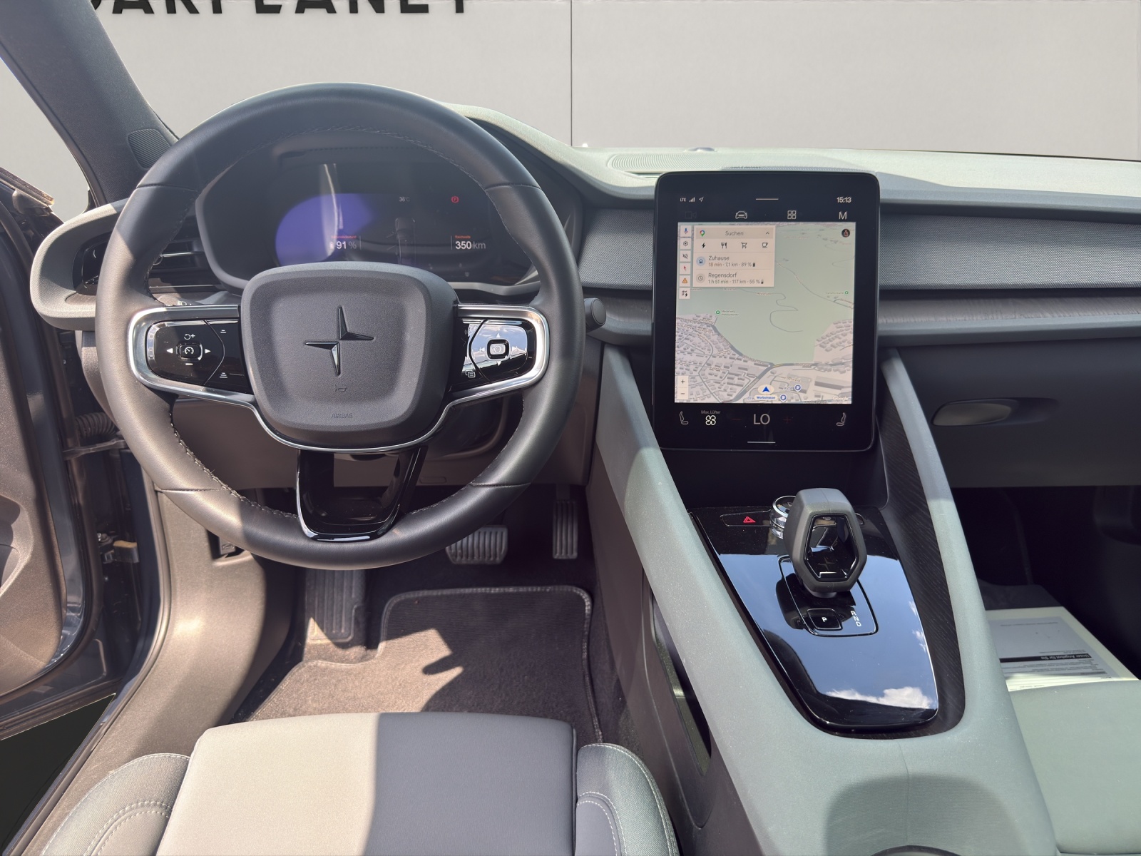 POLESTAR 2 Long Range Dual Motor-image-12