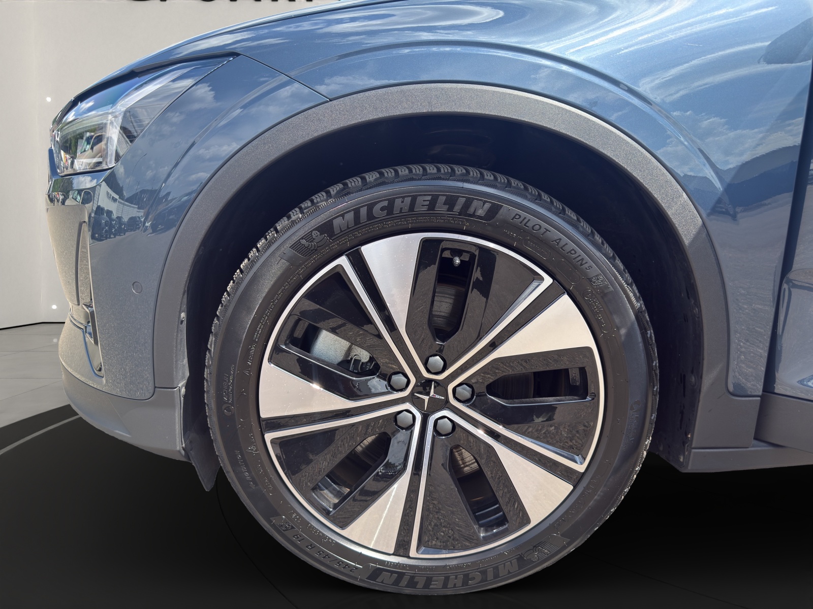 POLESTAR 2 Long Range Dual Motor-image-6