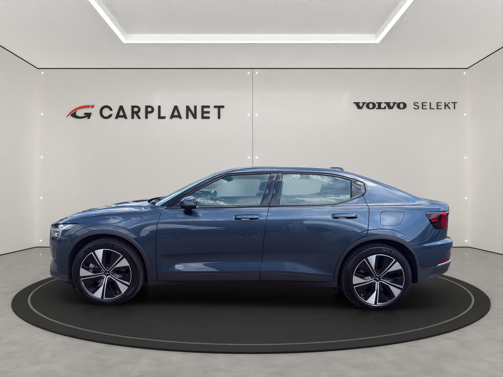 POLESTAR 2 Long Range Dual Motor-showroom-element-1