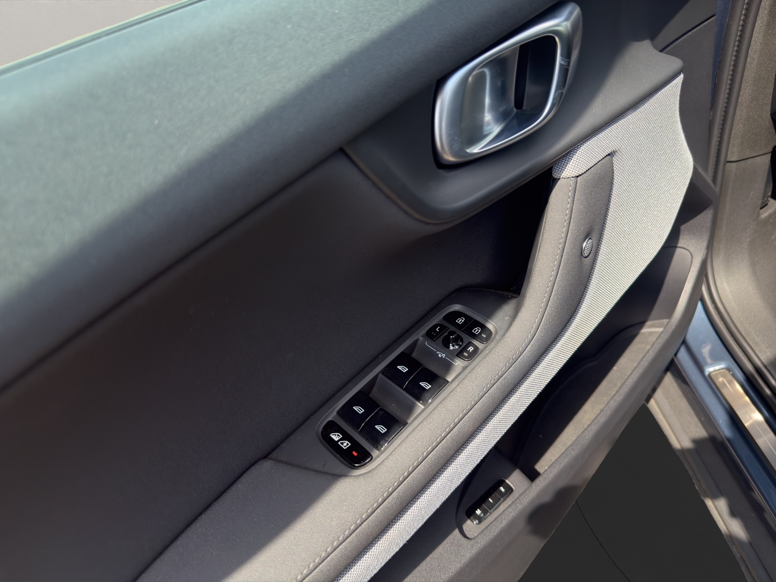 POLESTAR 2 Long Range Dual Motor-image-16