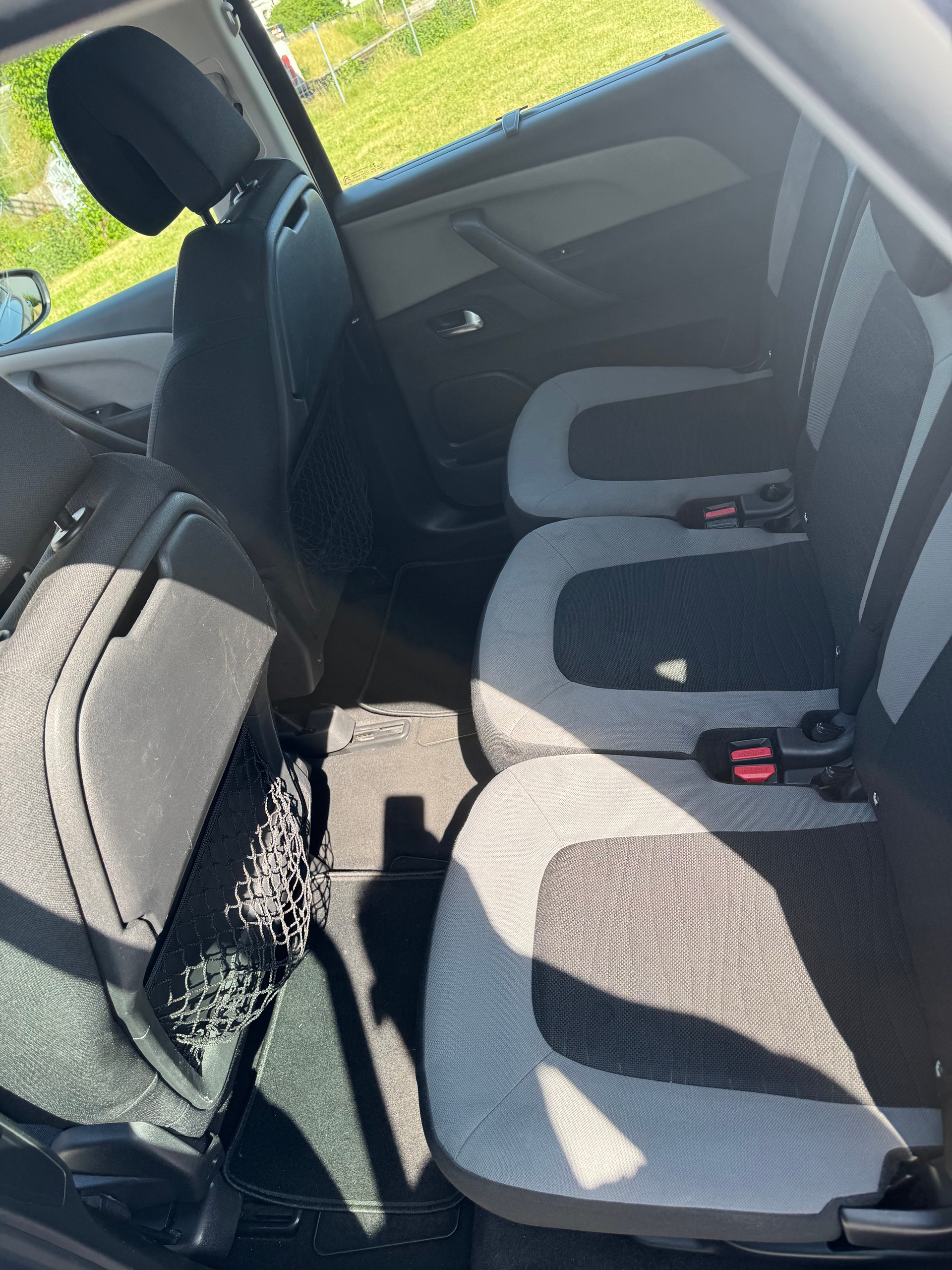 CITROEN C4 Picasso 1.6 e-HDi Attraction ETG6-image-7