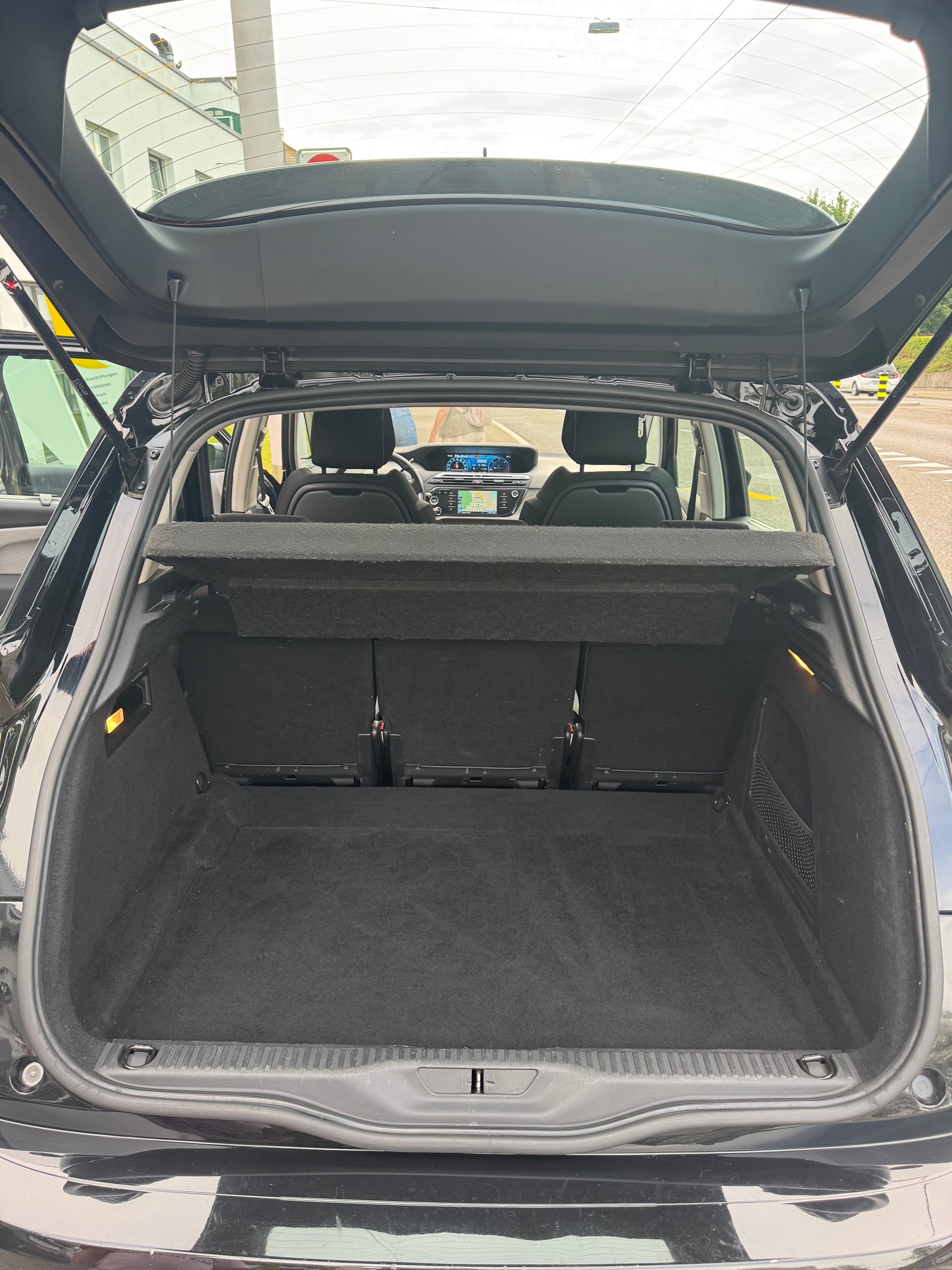 CITROEN C4 Picasso 1.6 e-HDi Attraction ETG6-image-8