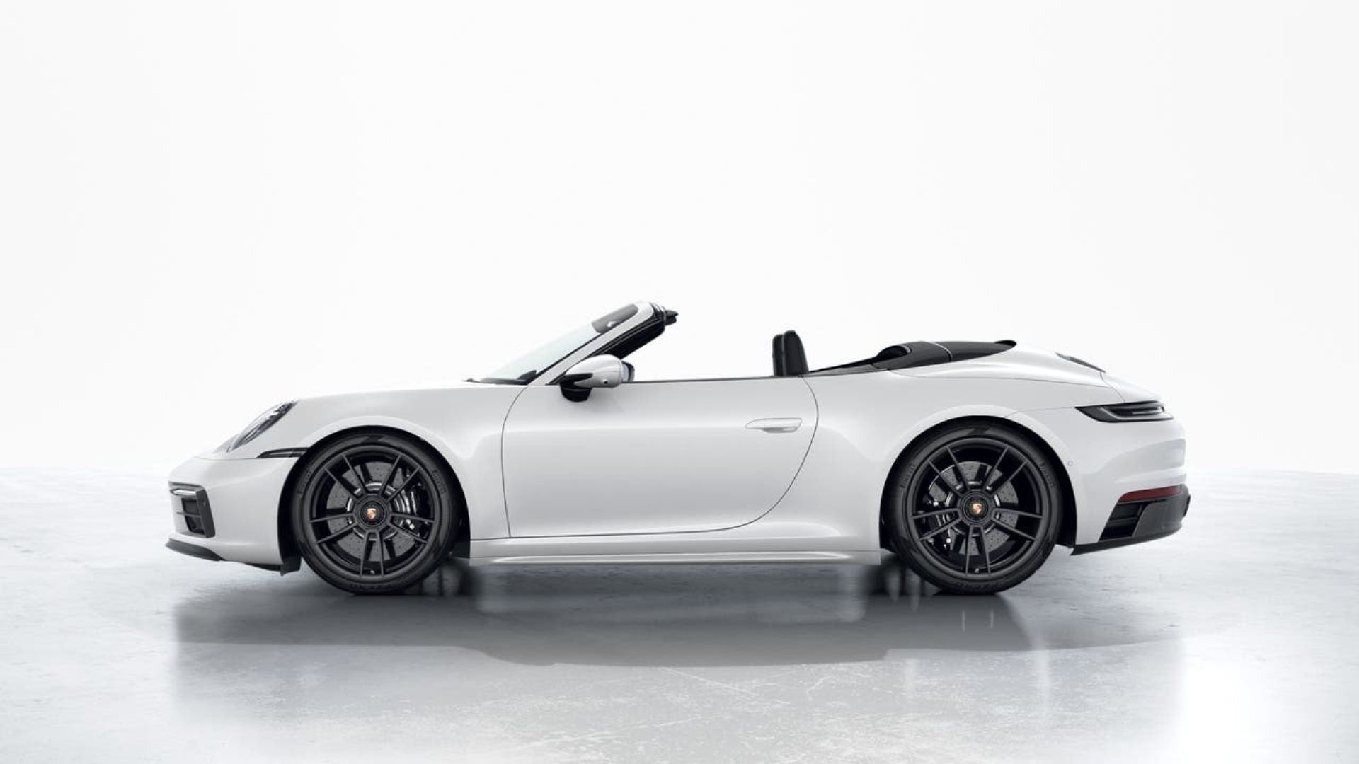PORSCHE 911 Carrera 4 GTS Cabriolet (MY23)-showroom-element-1