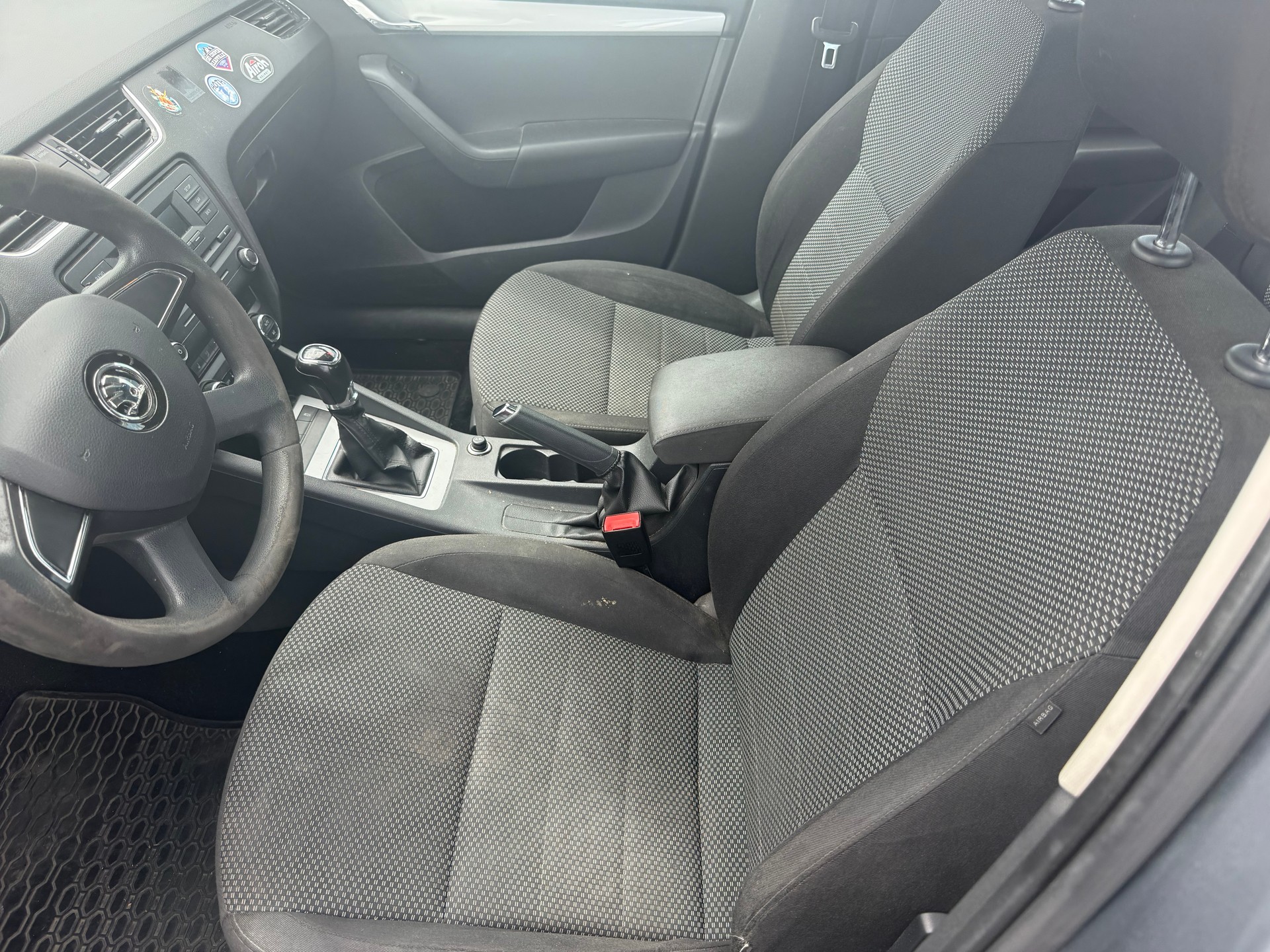 SKODA Octavia Combi 1.6 TDI Elegance 4x4-image-4