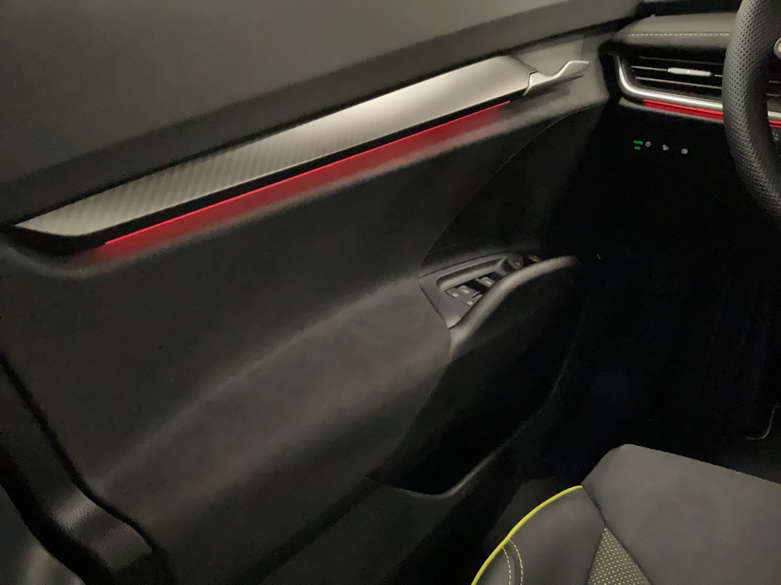 SKODA I AHK I 360 Kamera I Head-Up- Display I-image-8