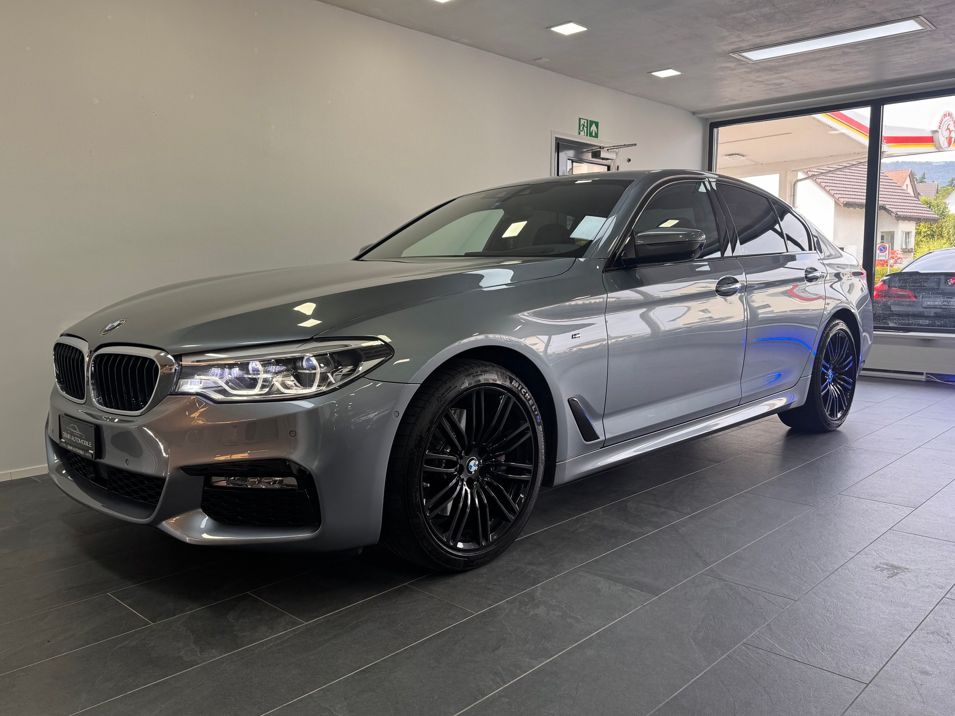 BMW 530d xDrive Steptronic M-Sport *H/K Soundsystem / Head-Up / Adaptiver LED / Gestiksteuerung / 360 Kamera*