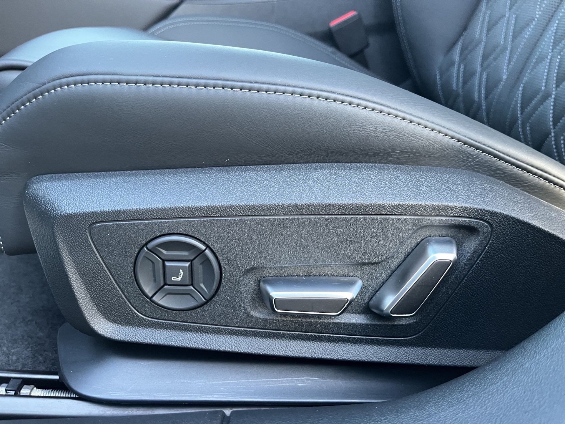 AUDI S5 Avant TFSI quattro S tronic*Panorama-Glasdach, Head-up, 360°Kamera, AHK, (5-Jahre Garantie)-image-15