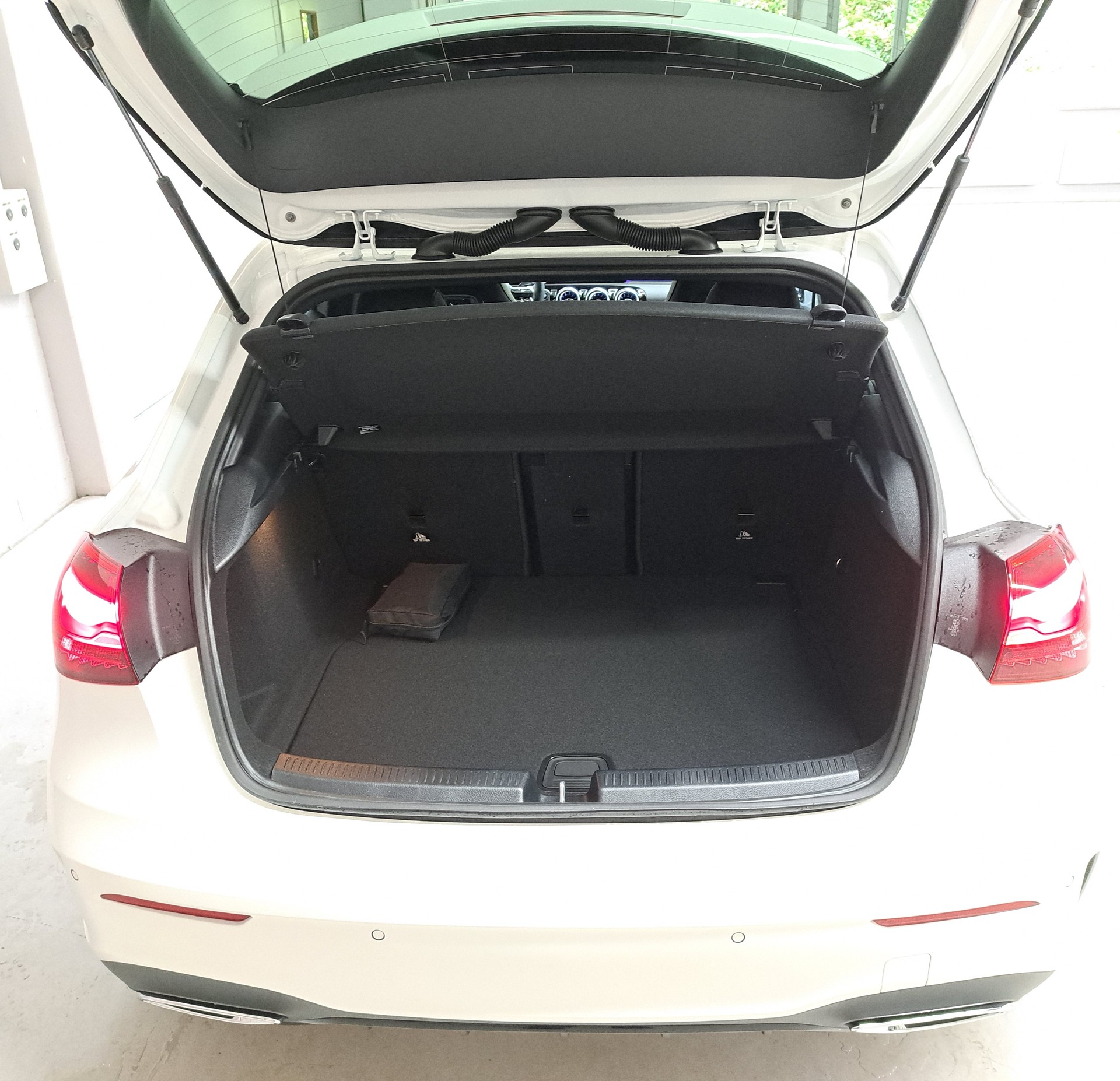 MERCEDES-BENZ A 200 Night Star 7G-DCT-image-4
