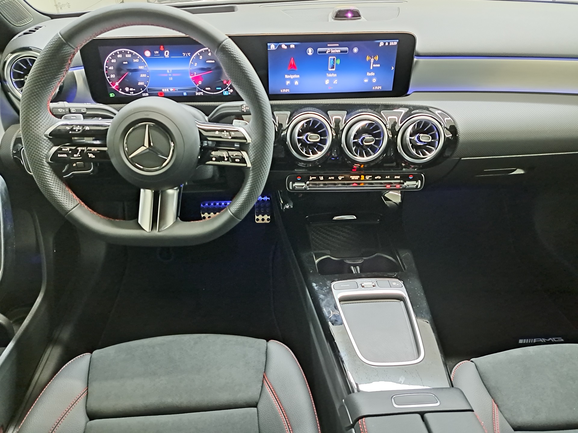 MERCEDES-BENZ A 200 Night Star 7G-DCT-image-7