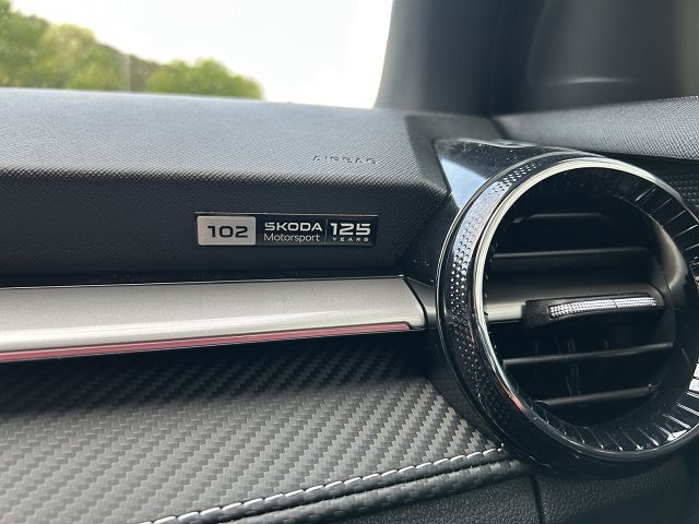 SKODA Fabia 1.5 TSI Motorsport DSG-image-16