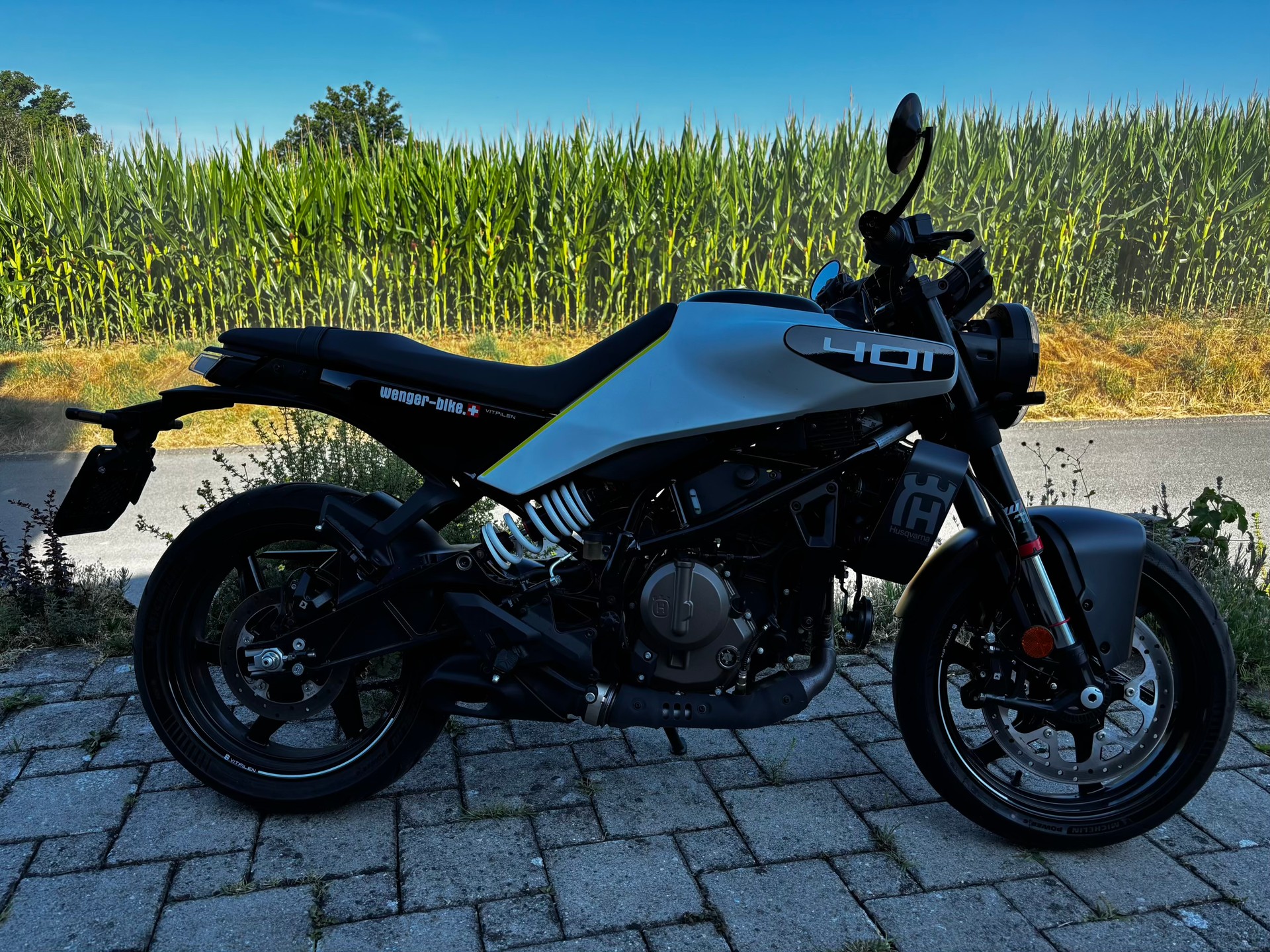 HUSQVARNA Vitpilen 401-image-1