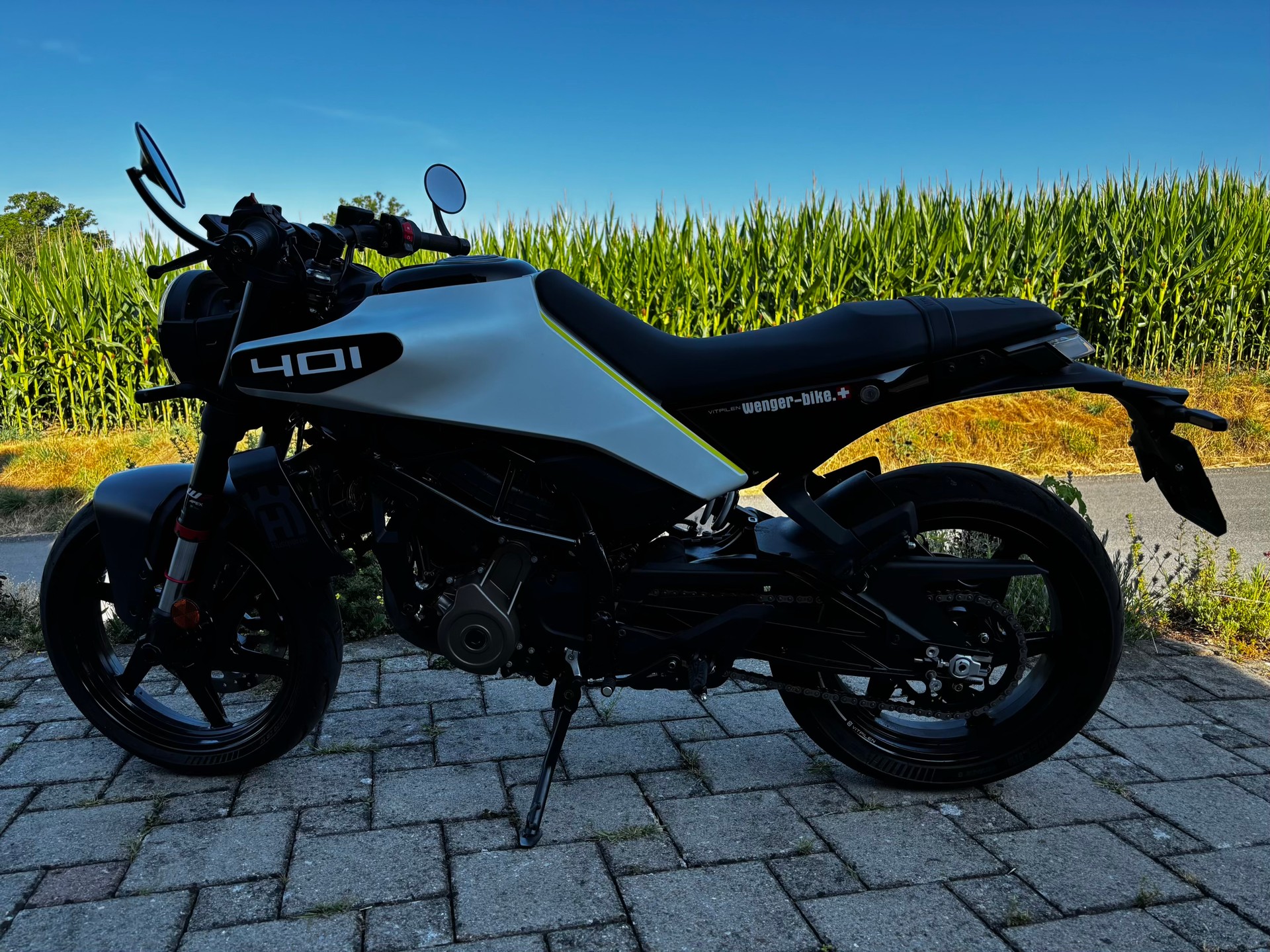 HUSQVARNA Vitpilen 401