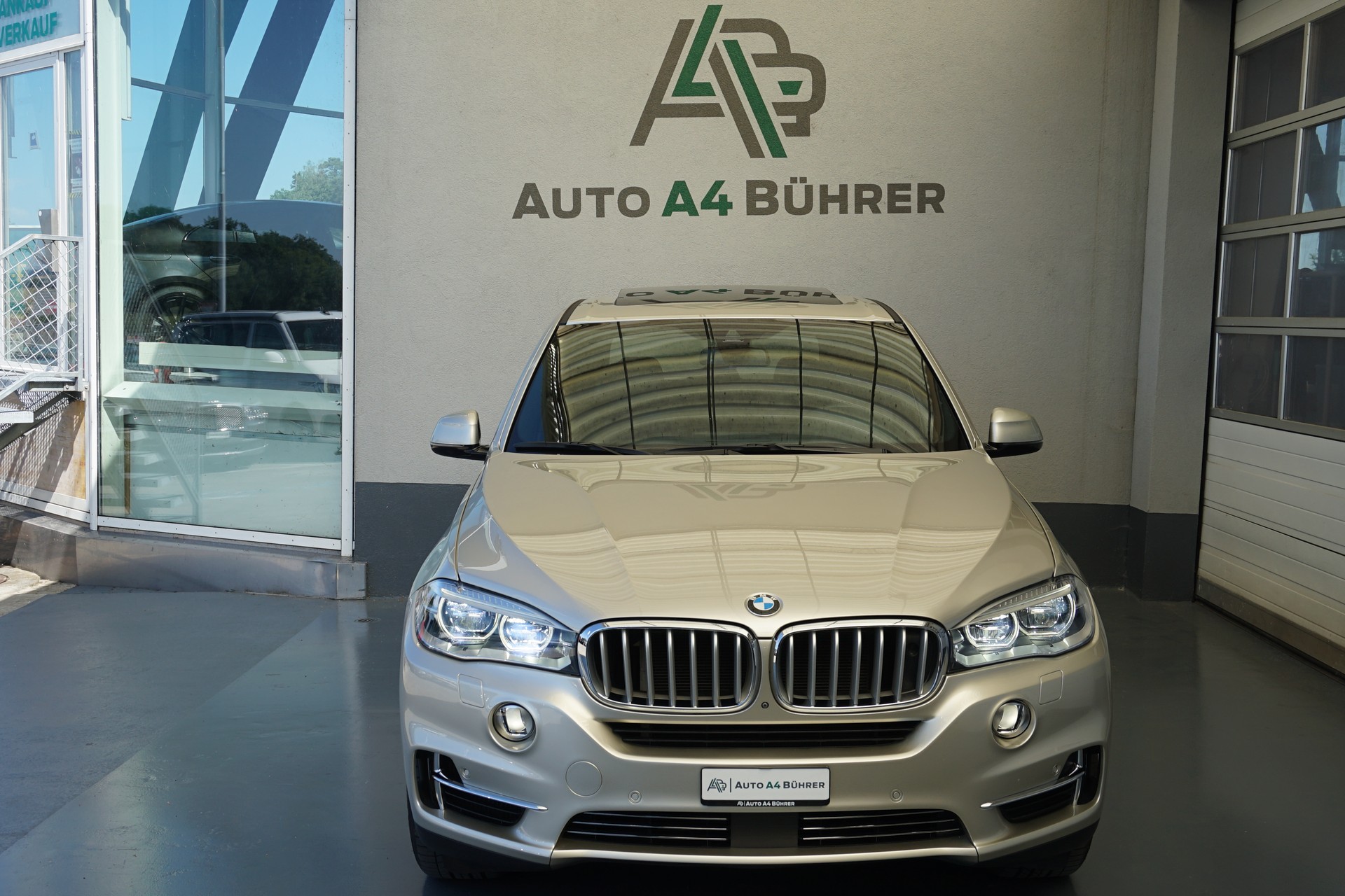 BMW X5 xDrive 50i-image-9