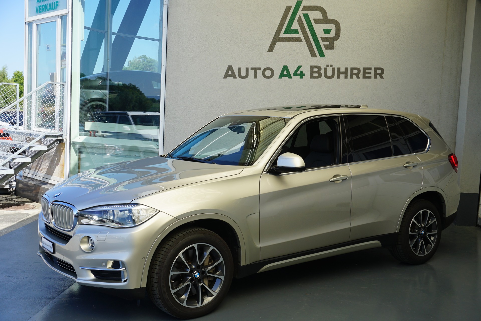 BMW X5 xDrive 50i-image-4