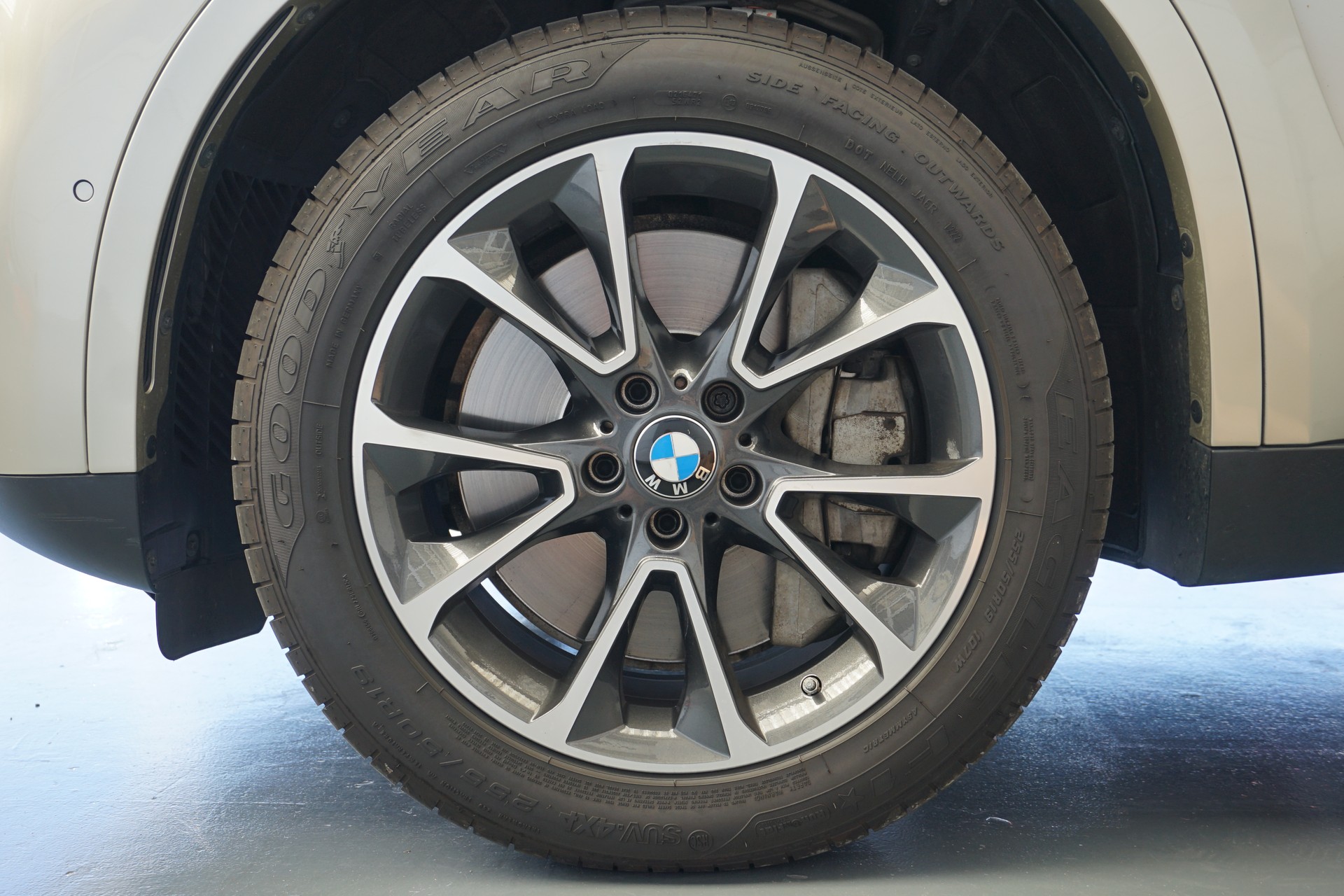 BMW X5 xDrive 50i-image-11