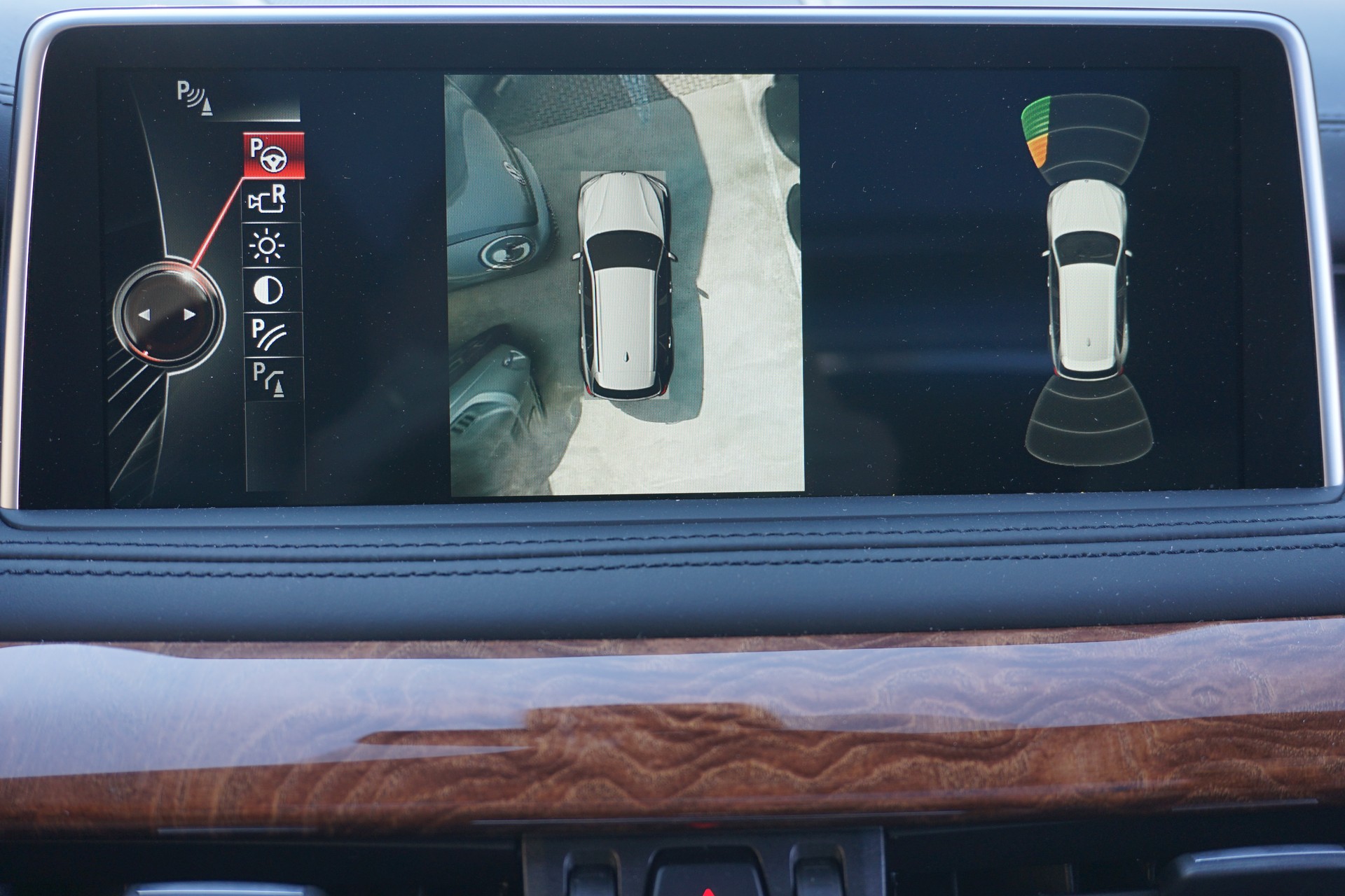 BMW X5 xDrive 50i-image-19
