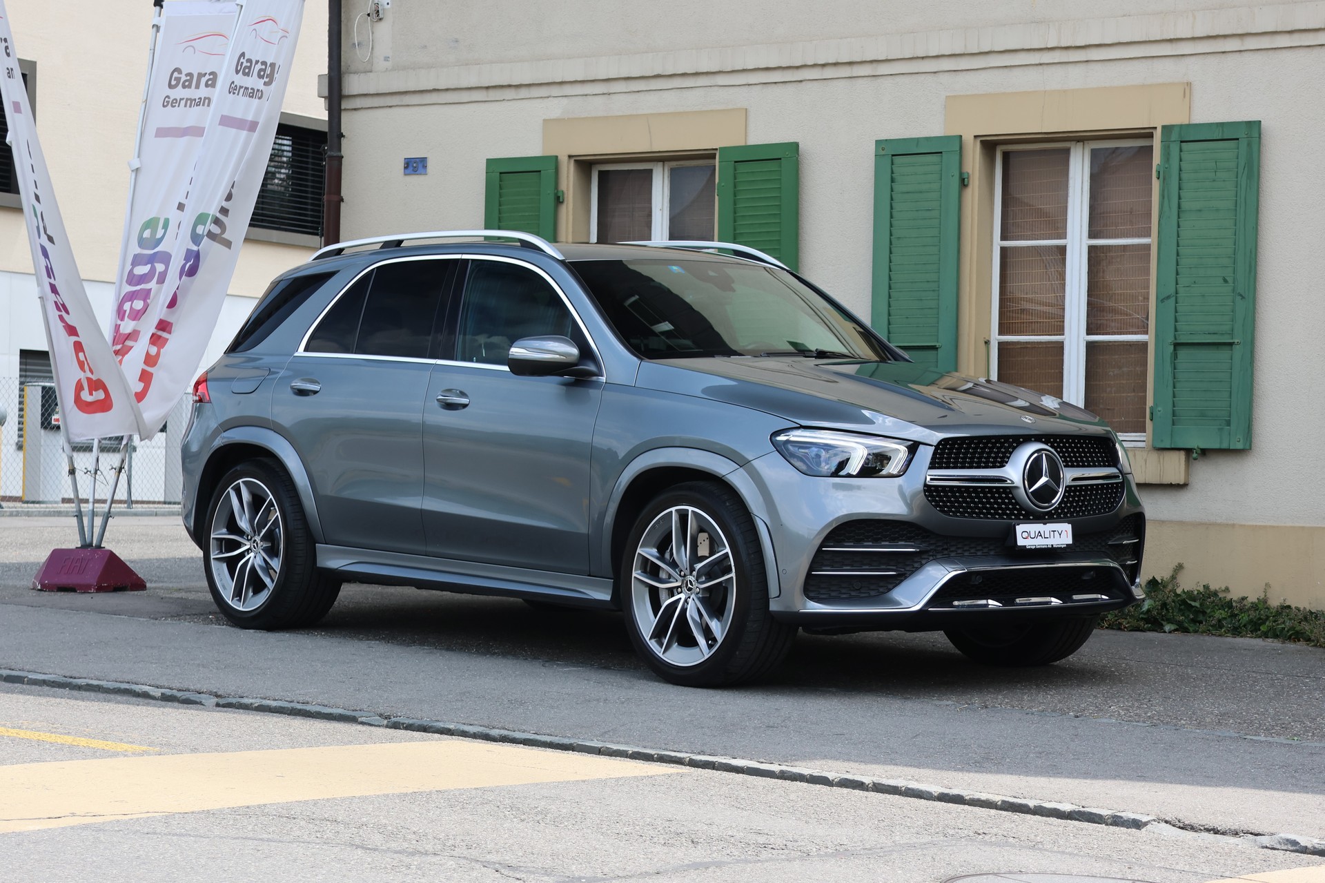 MERCEDES-BENZ GLE 450 4Matic AMG Line 9G-Tronic-showroom-element-3