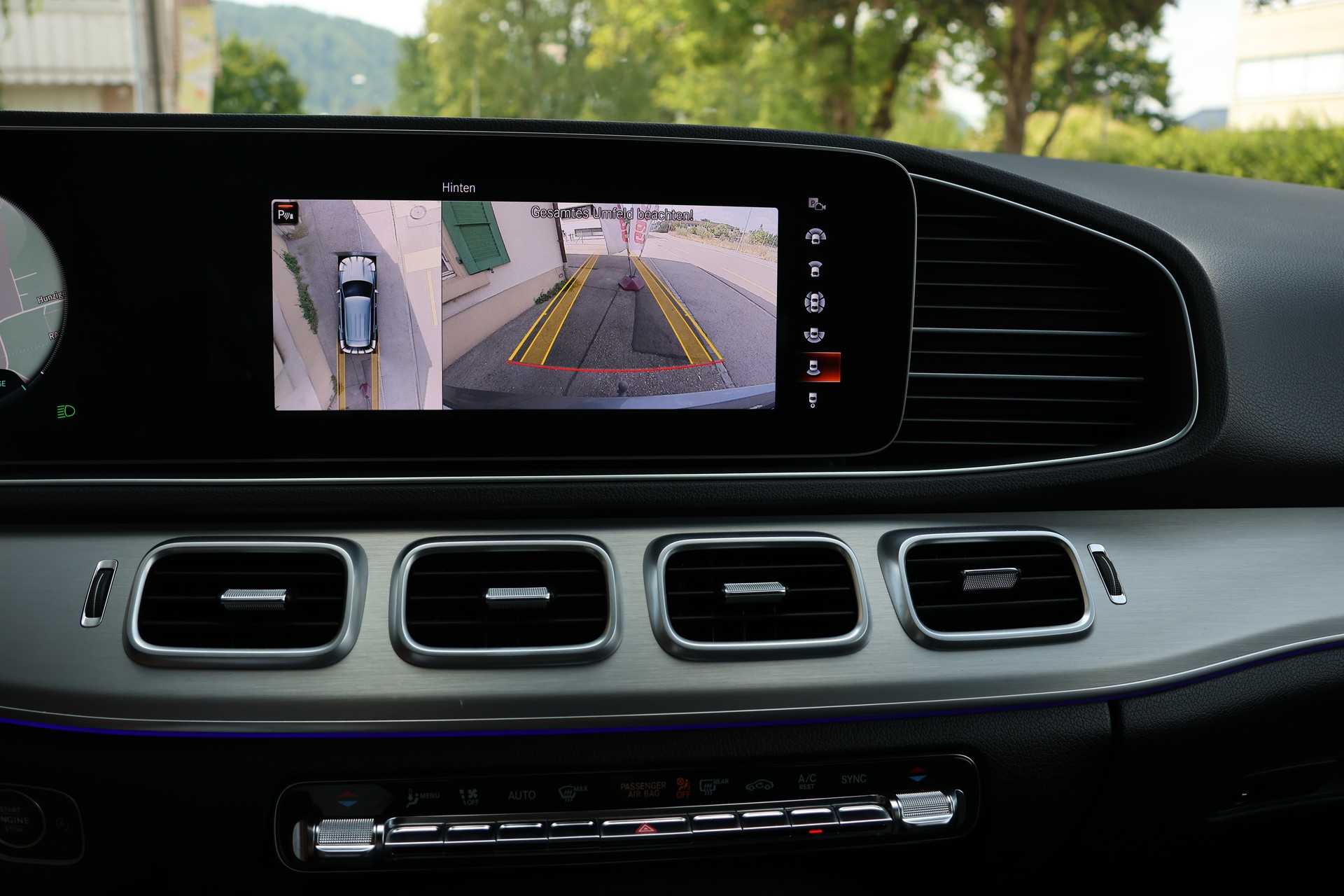 MERCEDES-BENZ GLE 450 4Matic AMG Line 9G-Tronic-image-28