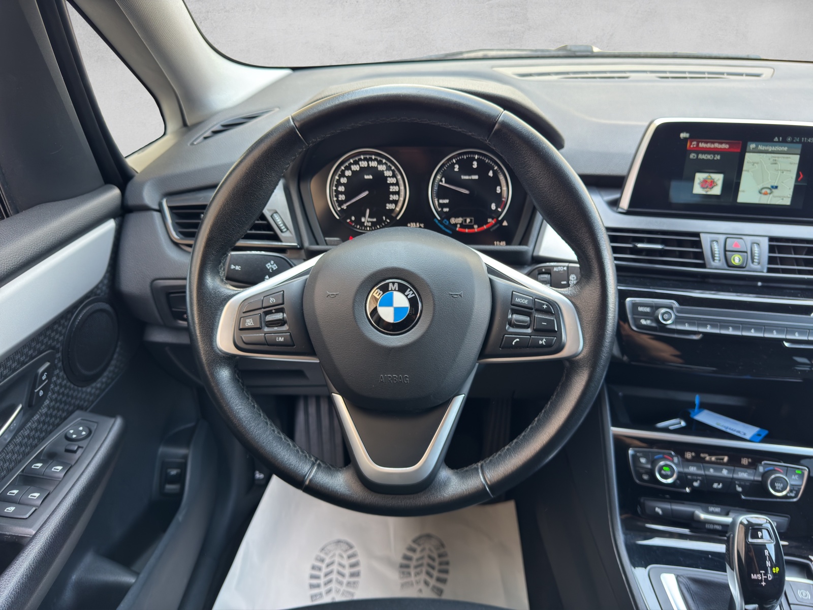BMW 218d Gran Tourer Steptronic-image-15